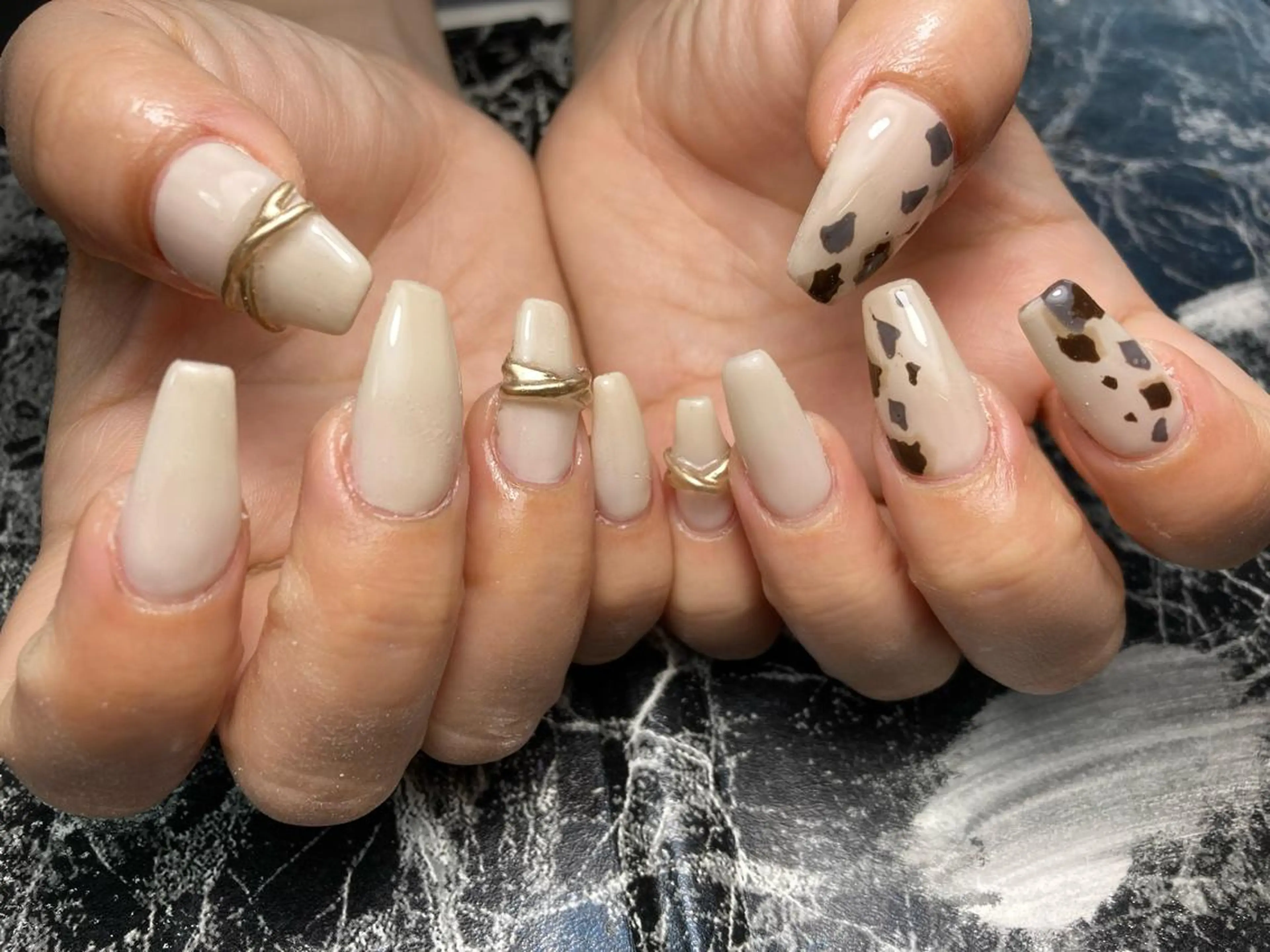 セミロング ネイル 長さ出し ハンドネイル フットネイル ✴︎ Delightのネイルデザイン