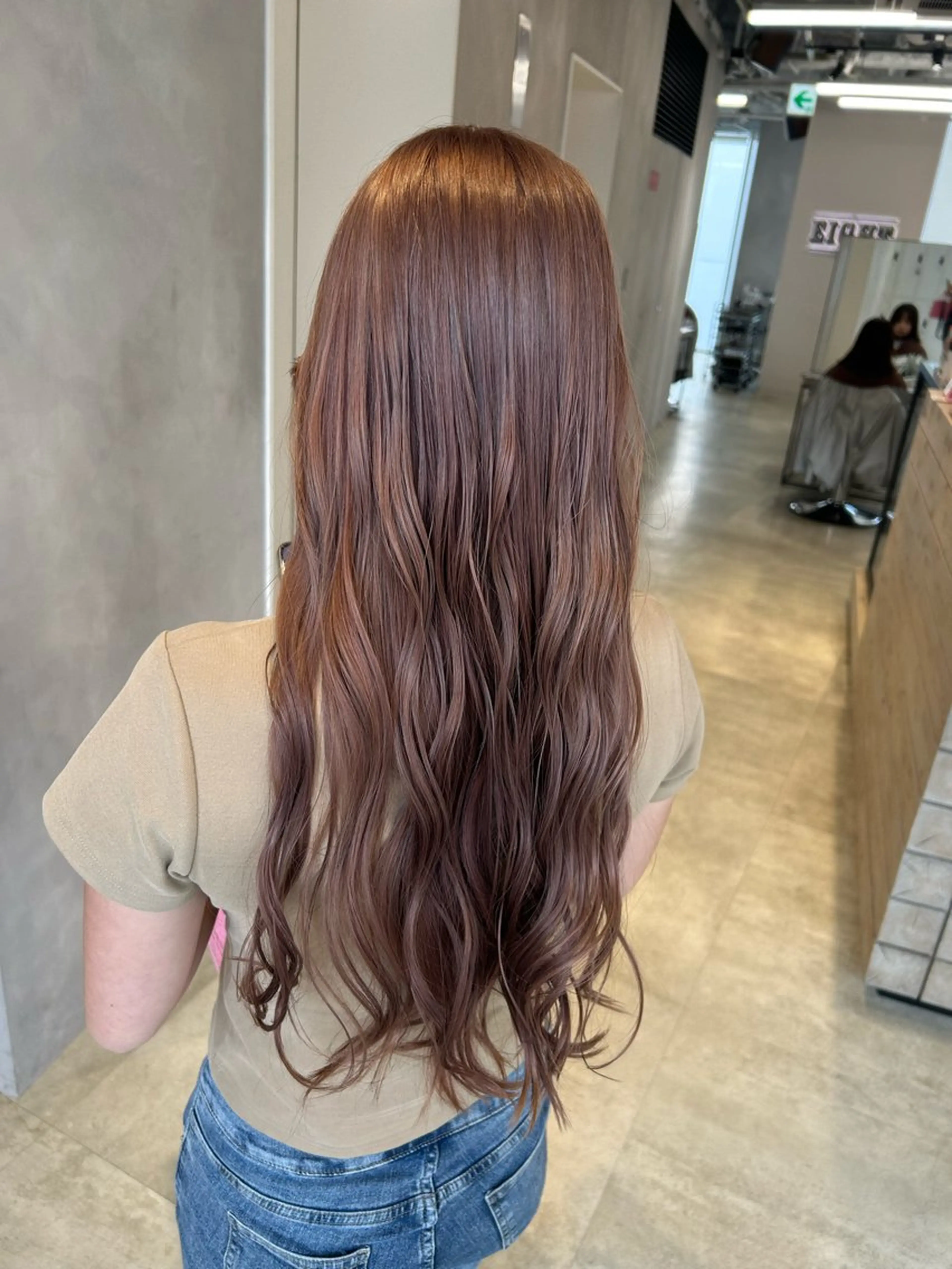 ロング カラー ベージュカラー ブリーチ ピンクカラー ピンクベージュ ヘアカラー トリートメント ピンク/ベージュ /似合わせ/田島百華のヘアスタイル