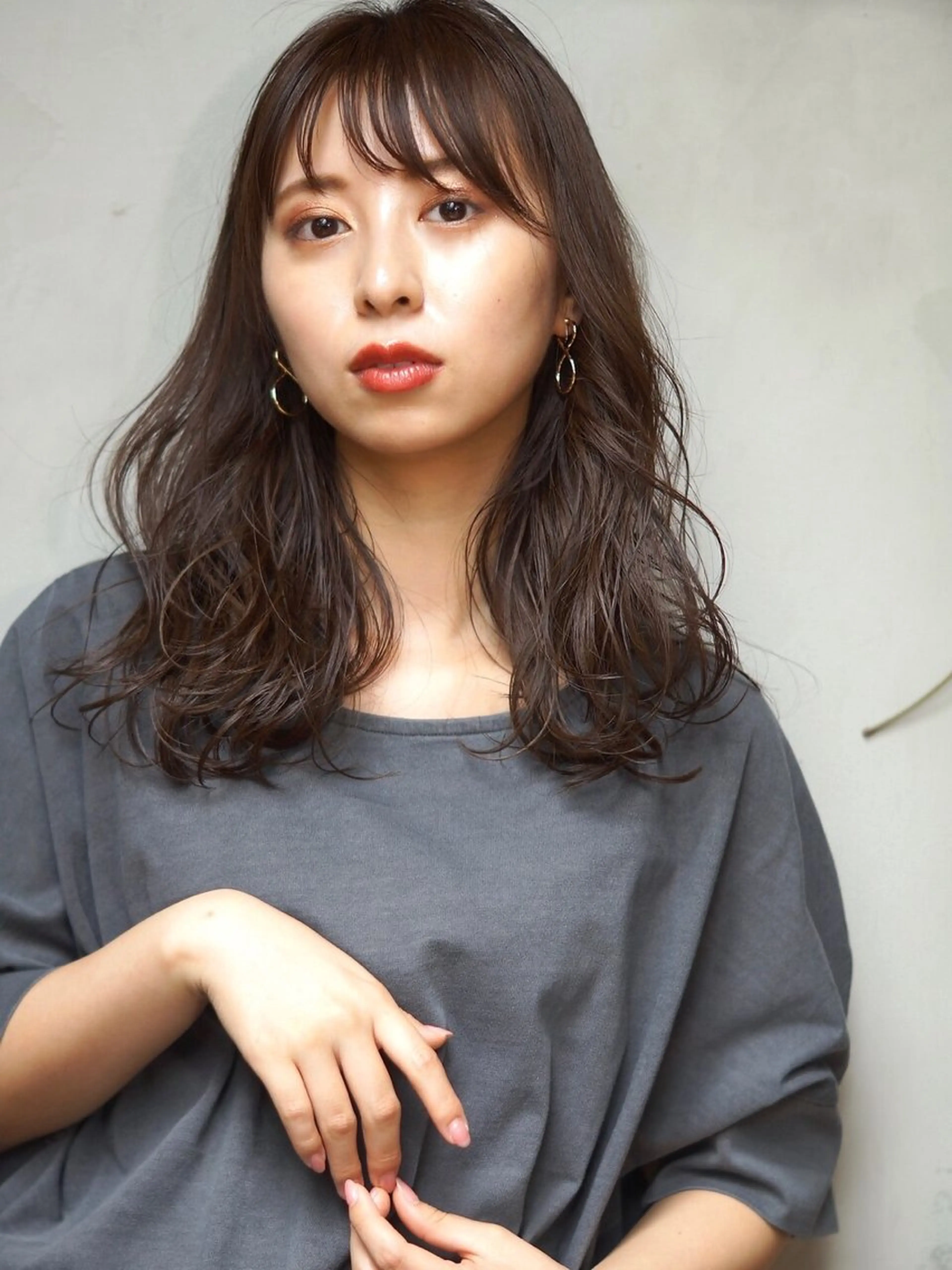 ロング カット ヘアカラー トリートメント hoNua. 栄/透明感カラーのヘアスタイル