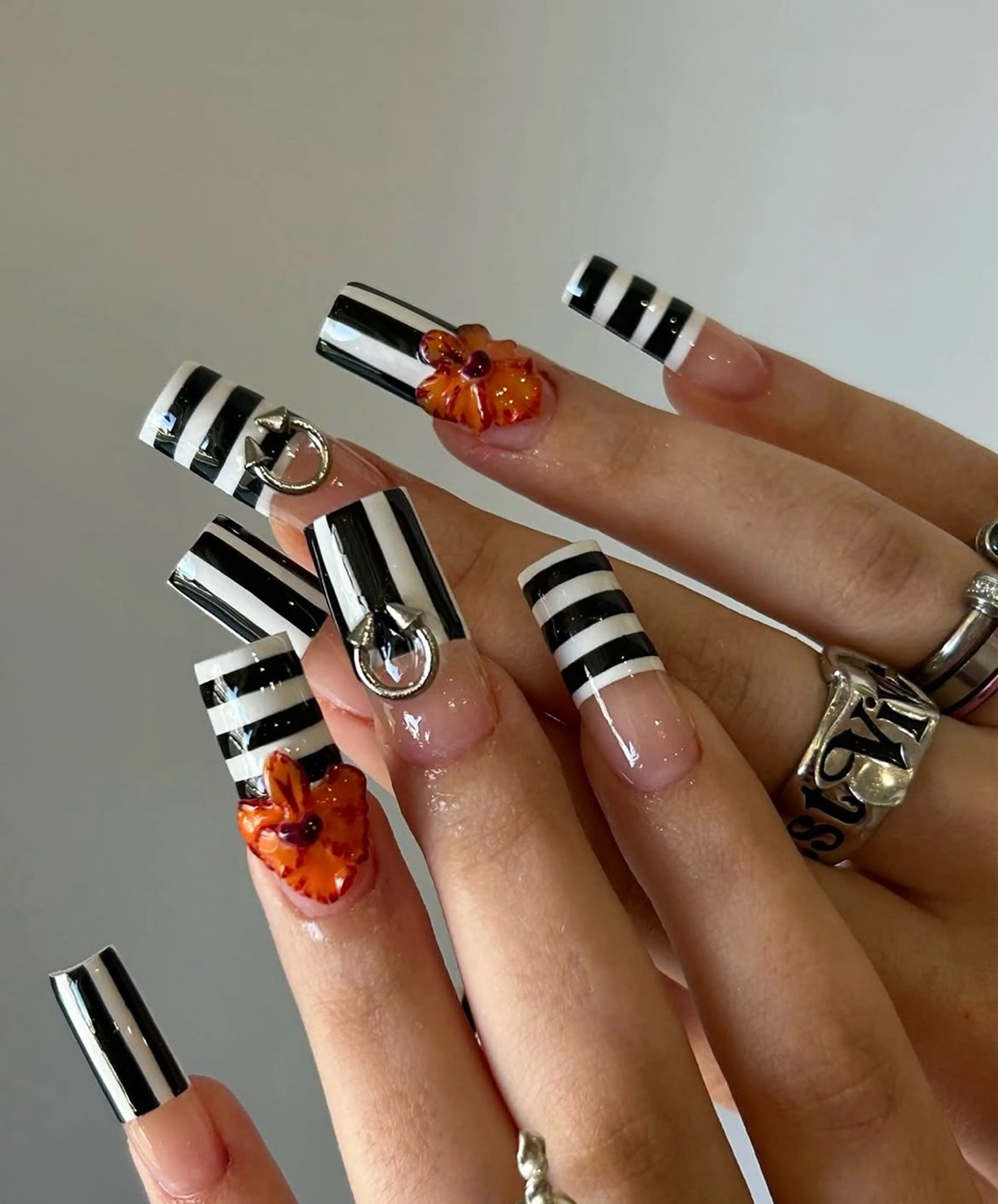 ネイル アートネイル フレンチネイル ジェルネイル 韓国ネイル ミラーネイル ハンドネイル Rin Nail 新大久保店のネイルデザイン