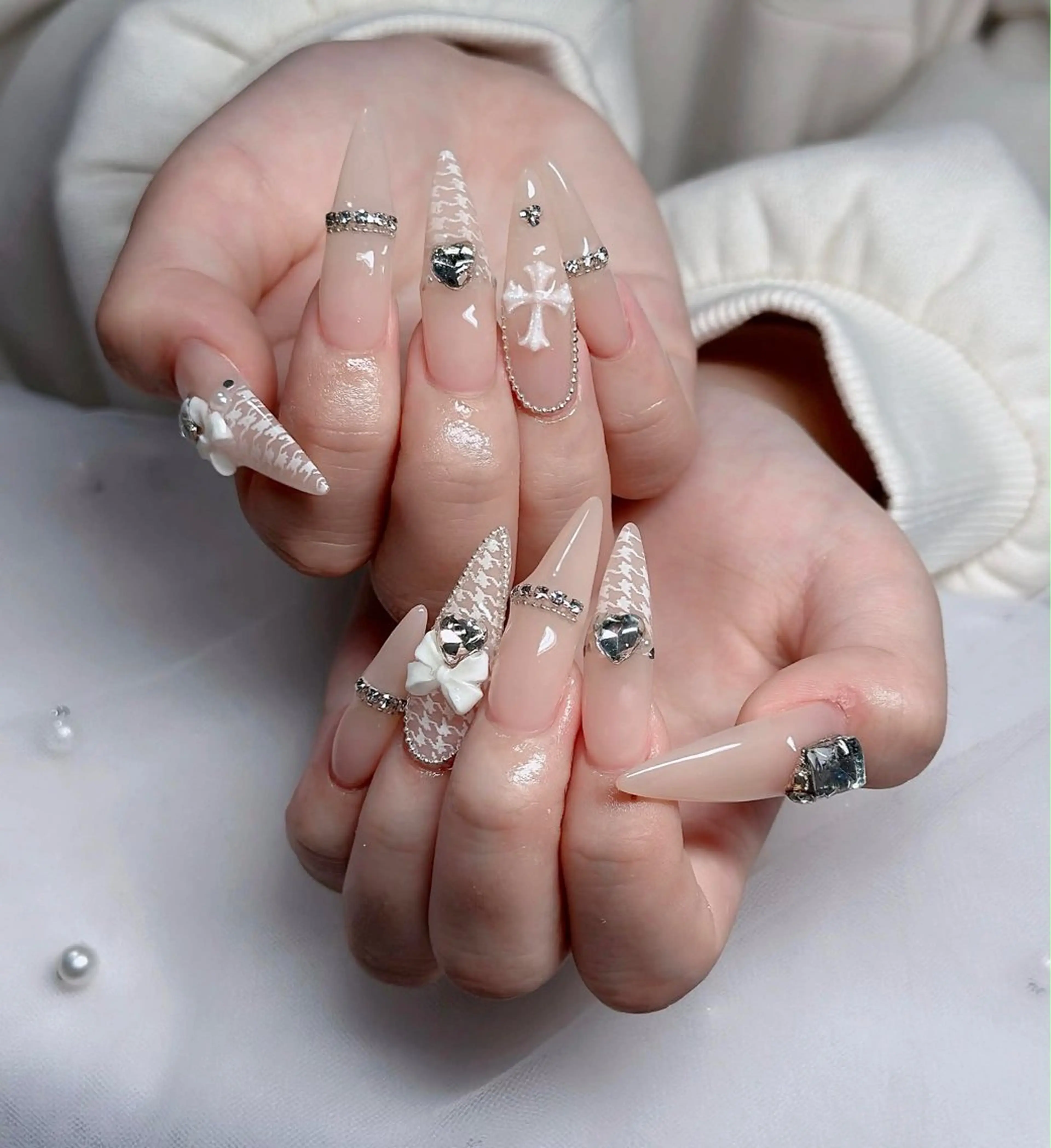 ネイル アートネイル ボルドー フレンチネイル ジェルネイル 氷ネイル・うるうるネイル ハンドネイル H.baby Nail Salonのネイルデザイン