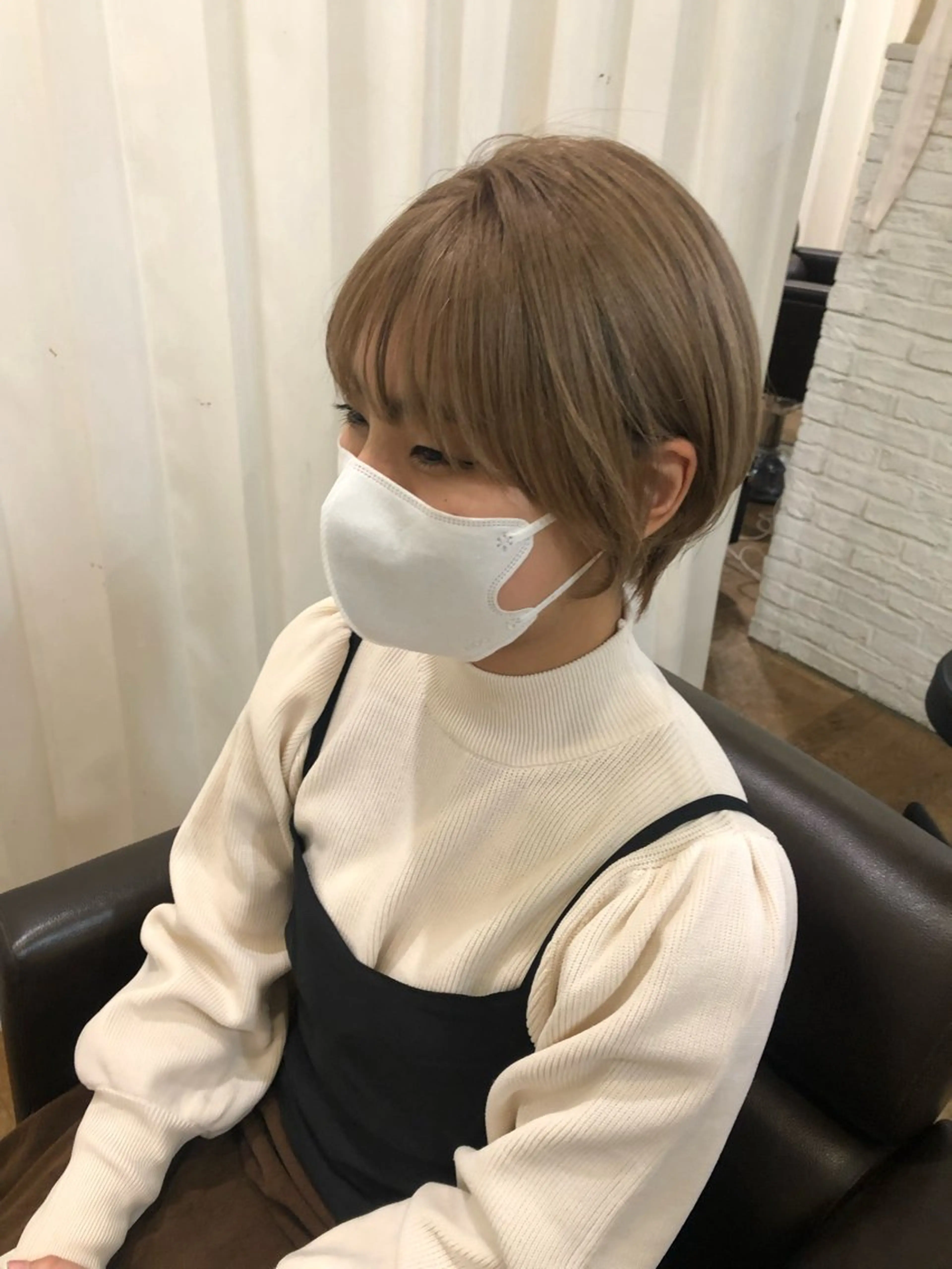 ショート カラー ヤナギウチ エリカのヘアスタイル