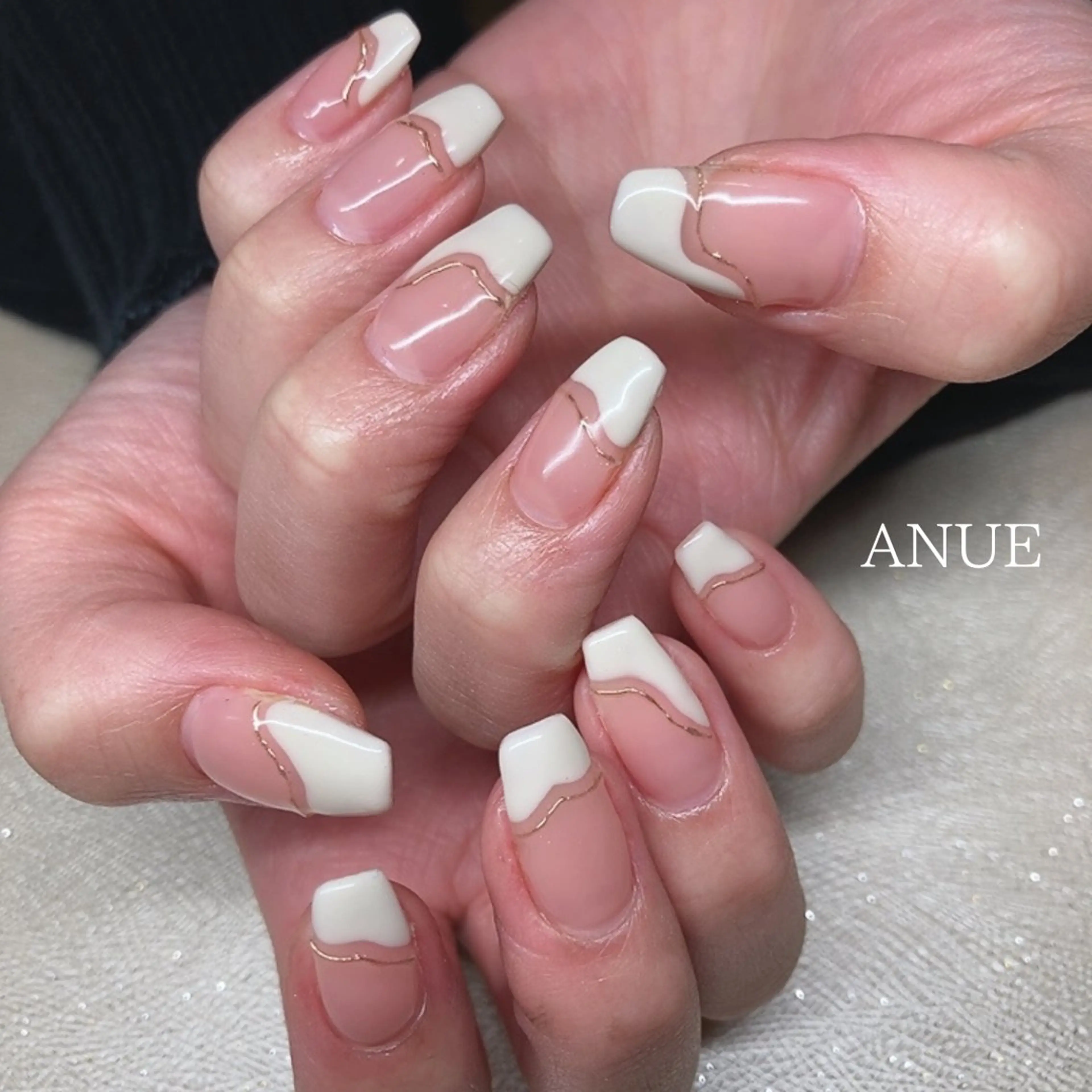 ネイル フレンチネイル 𝐴𝑁𝑈𝐸 トラブル爪育成専門のネイルデザイン