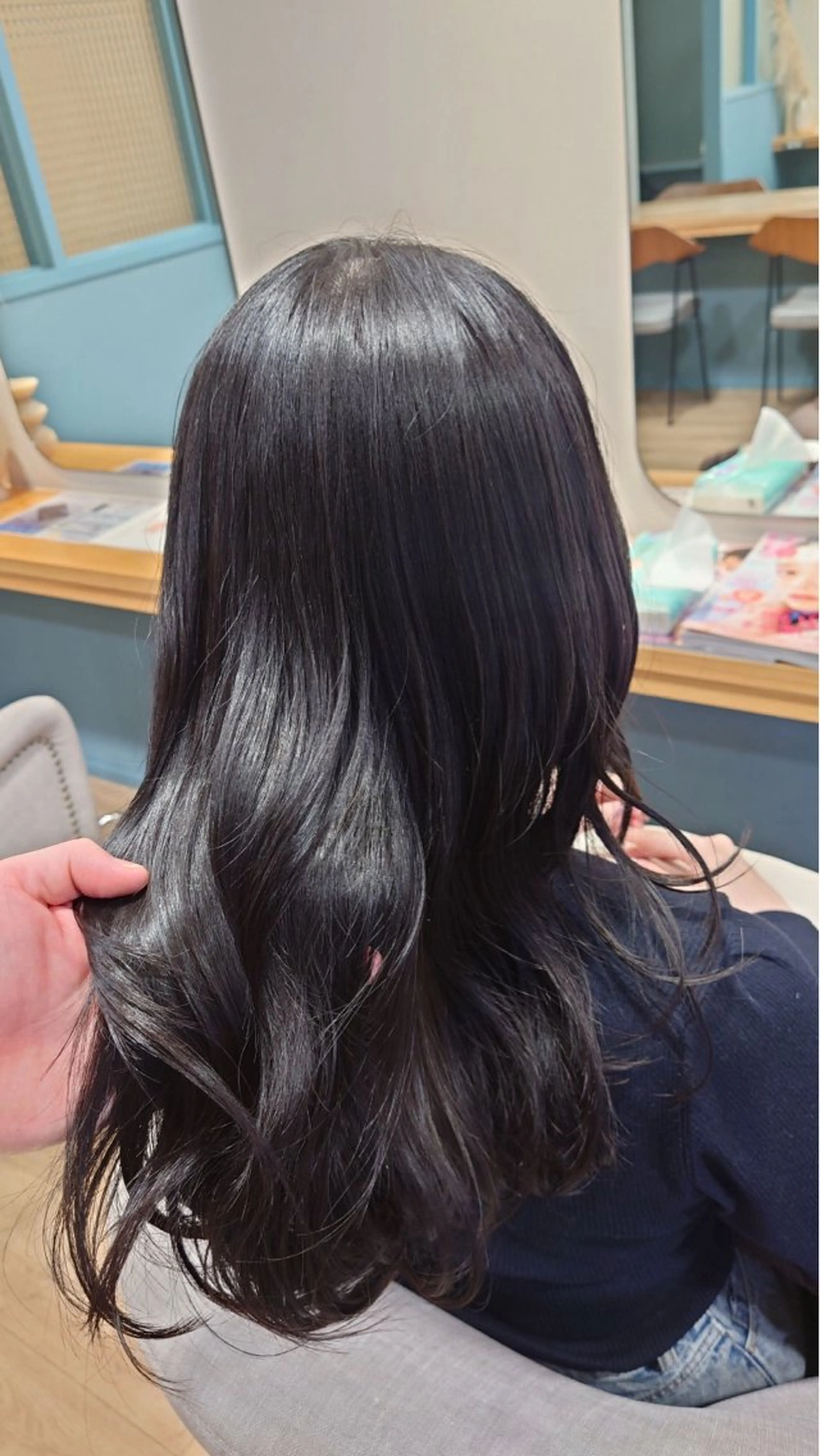 セミロング パーマ 小林 栞菜のヘアスタイル