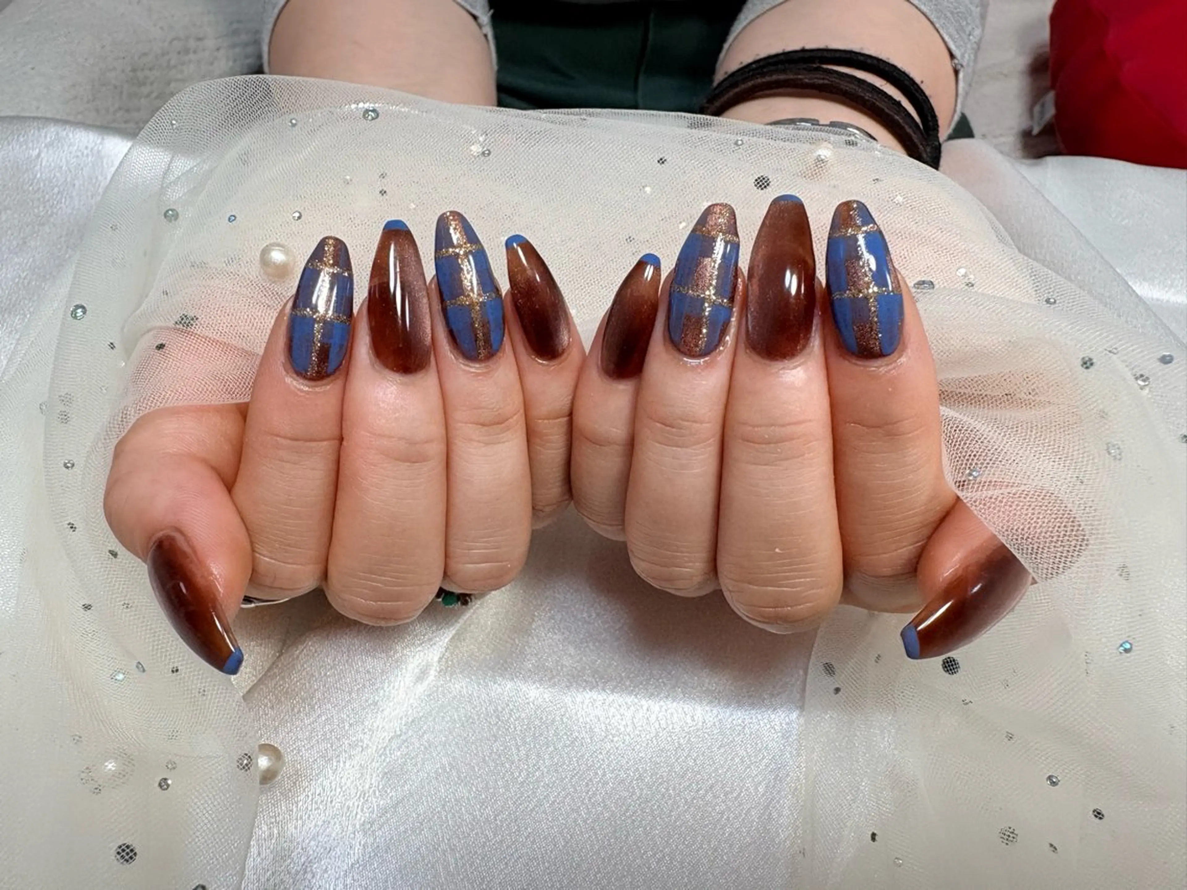 ネイル フットネイル ジェルネイル ラメ(グリッター) マグネットネイル 持ち込み ハンドネイル ハンドケア ♡Bivi♡自爪に 優しいネイルサロンのネイルデザイン
