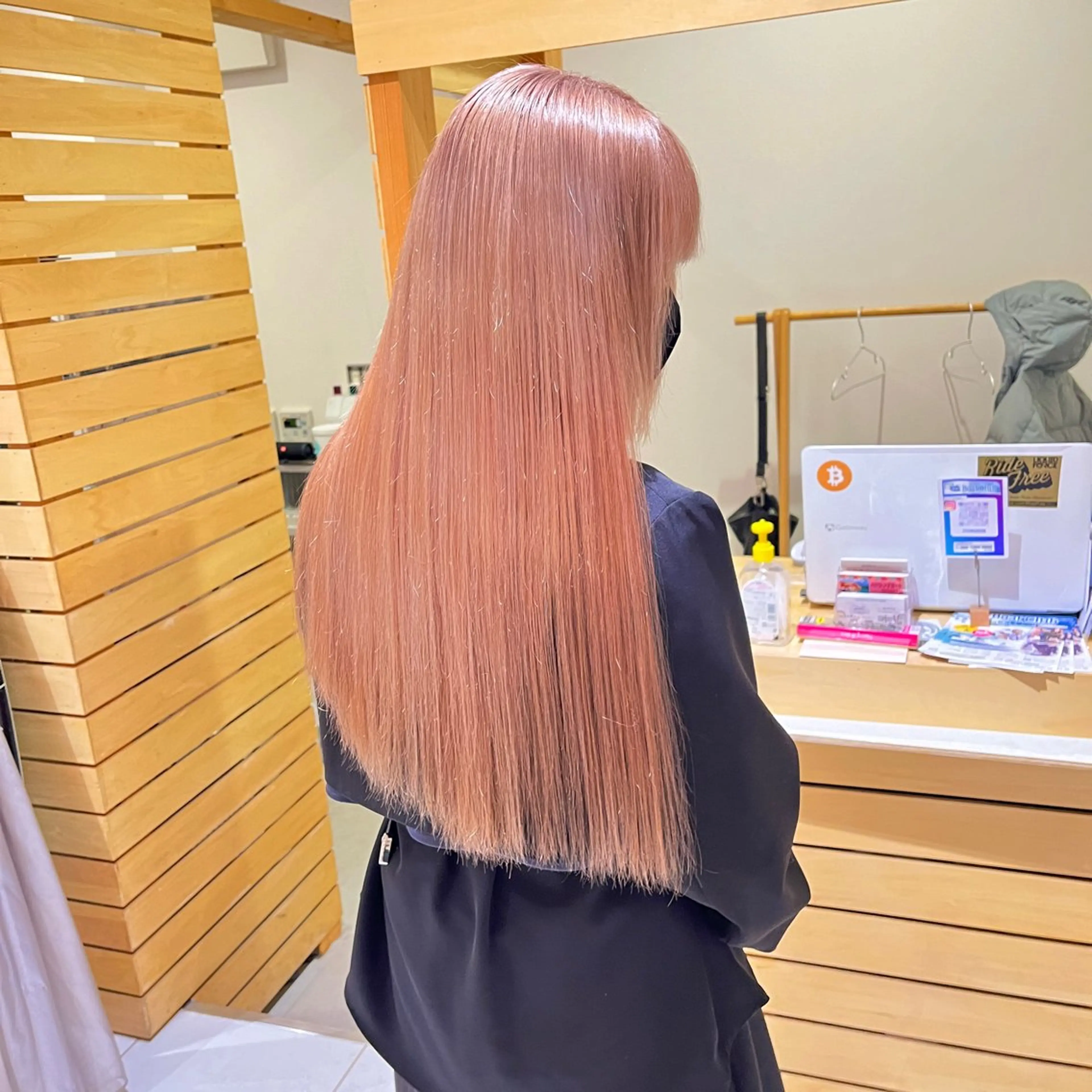 ロング カラー ブリーチ ヘアカラー トリートメント ✨髪質改善🎨 杉本賢人のヘアスタイル