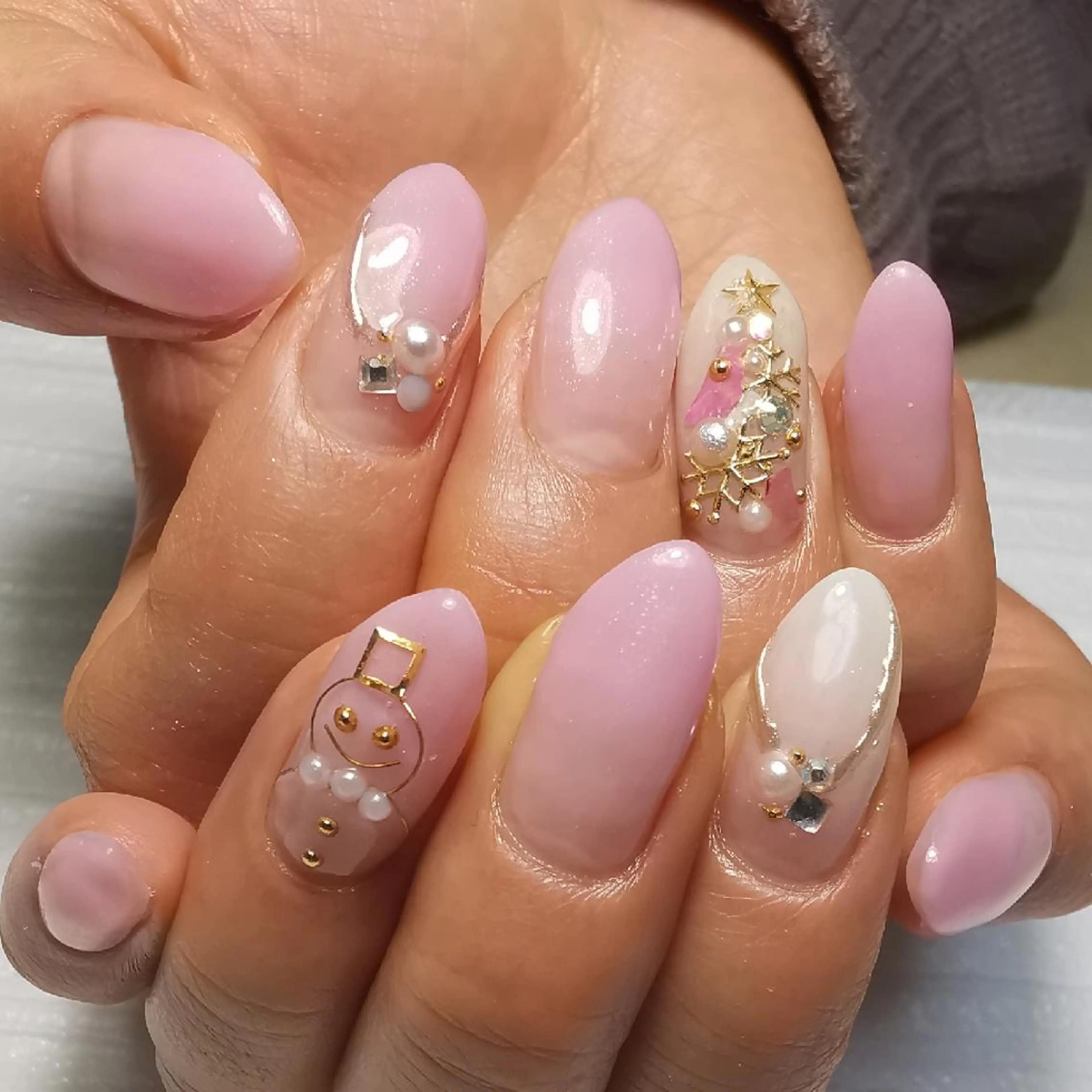 ネイル 冬ネイル クリスマス ハンドネイル reve あやののネイルデザイン