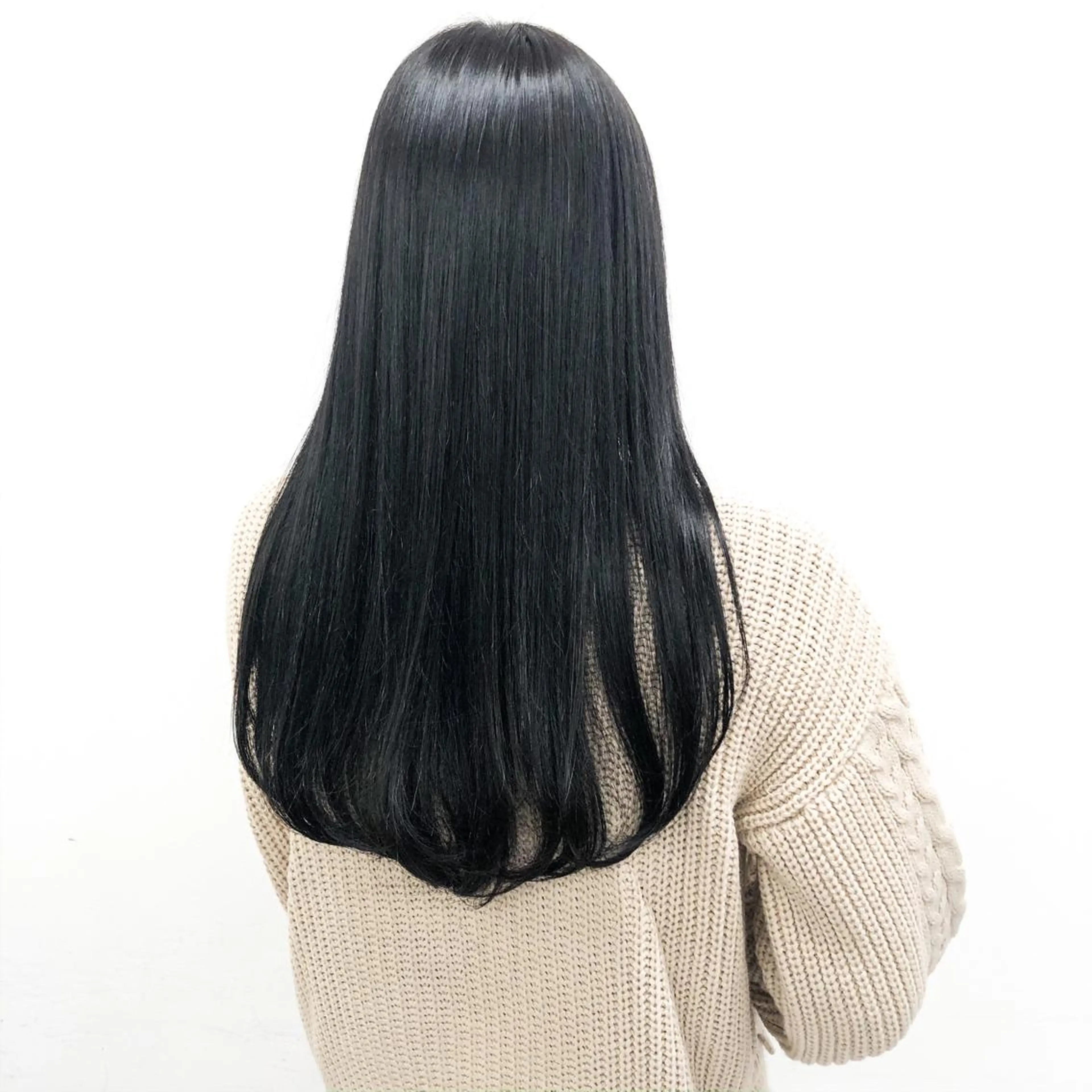 ロング ハイトーン×レイヤー カットTAKUMIのヘアスタイル