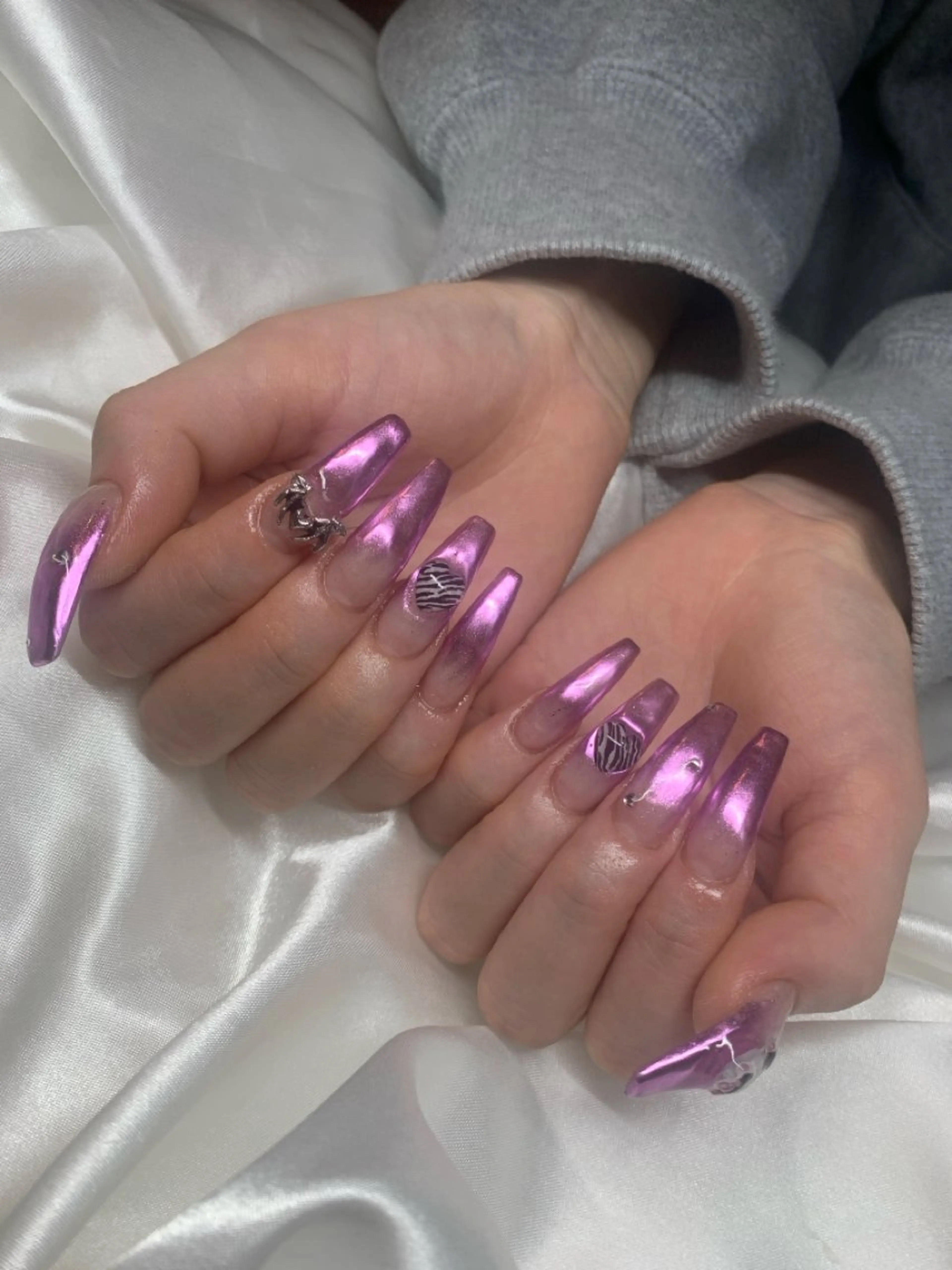 ネイル ミラーネイル 持ち込み スカルプネイル happiness nailのネイルデザイン