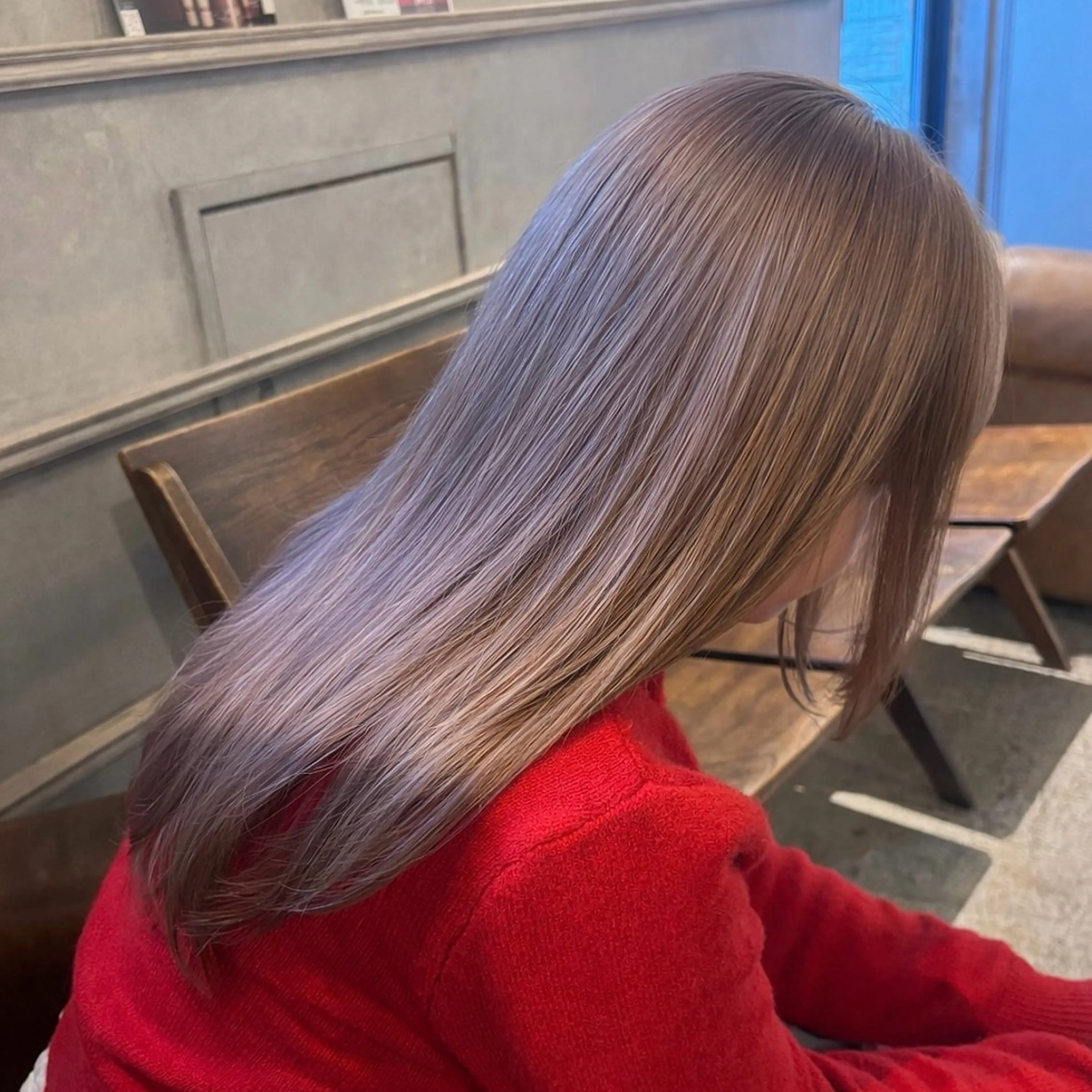 セミロング カラー カット ヘアカラー トリートメント 柔らかベージュ 🤎YUKAのヘアスタイル