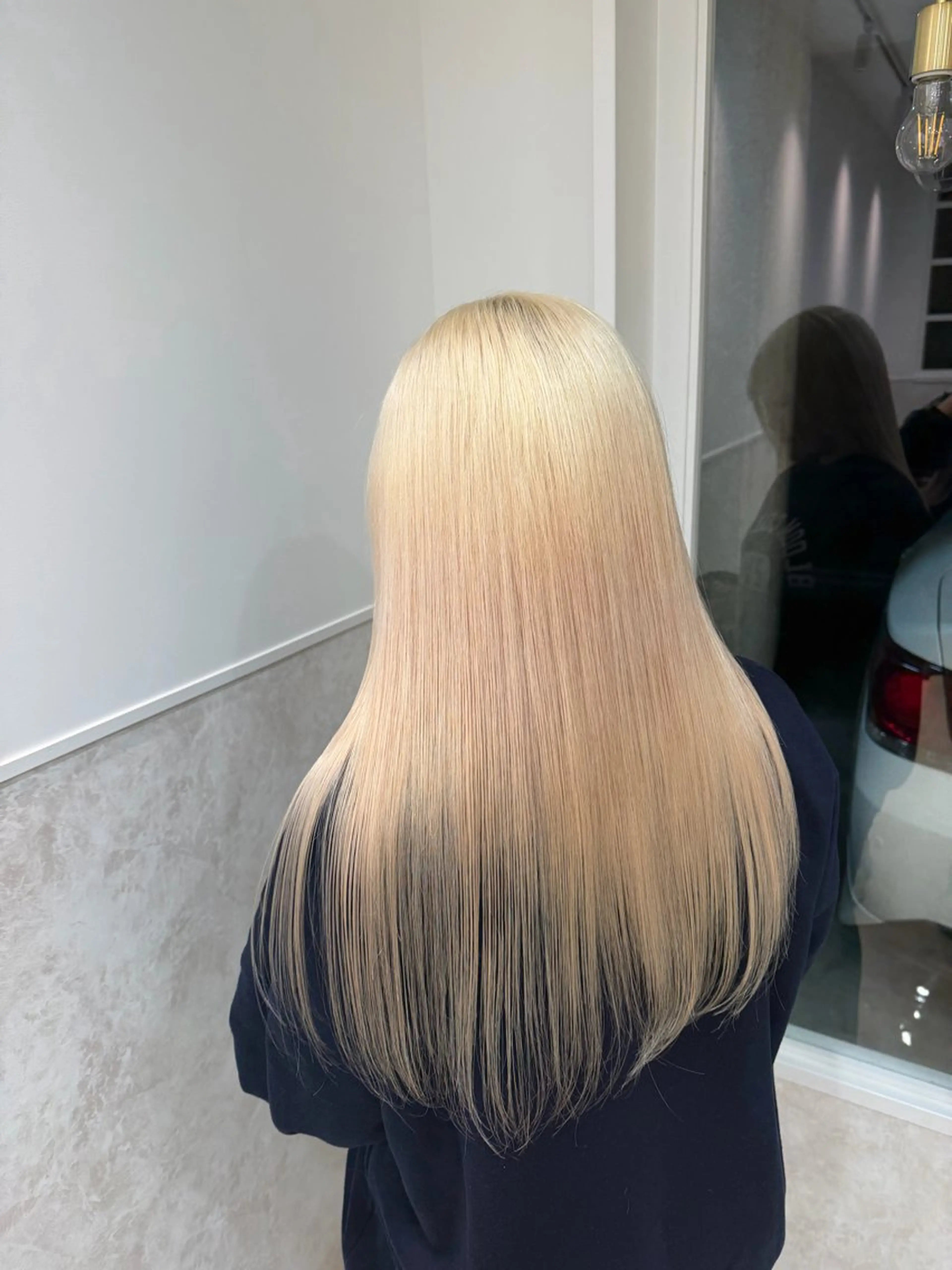 ロング カラー ブリーチ ブロンド ホワイトブロンド 永野 みゅうのヘアスタイル