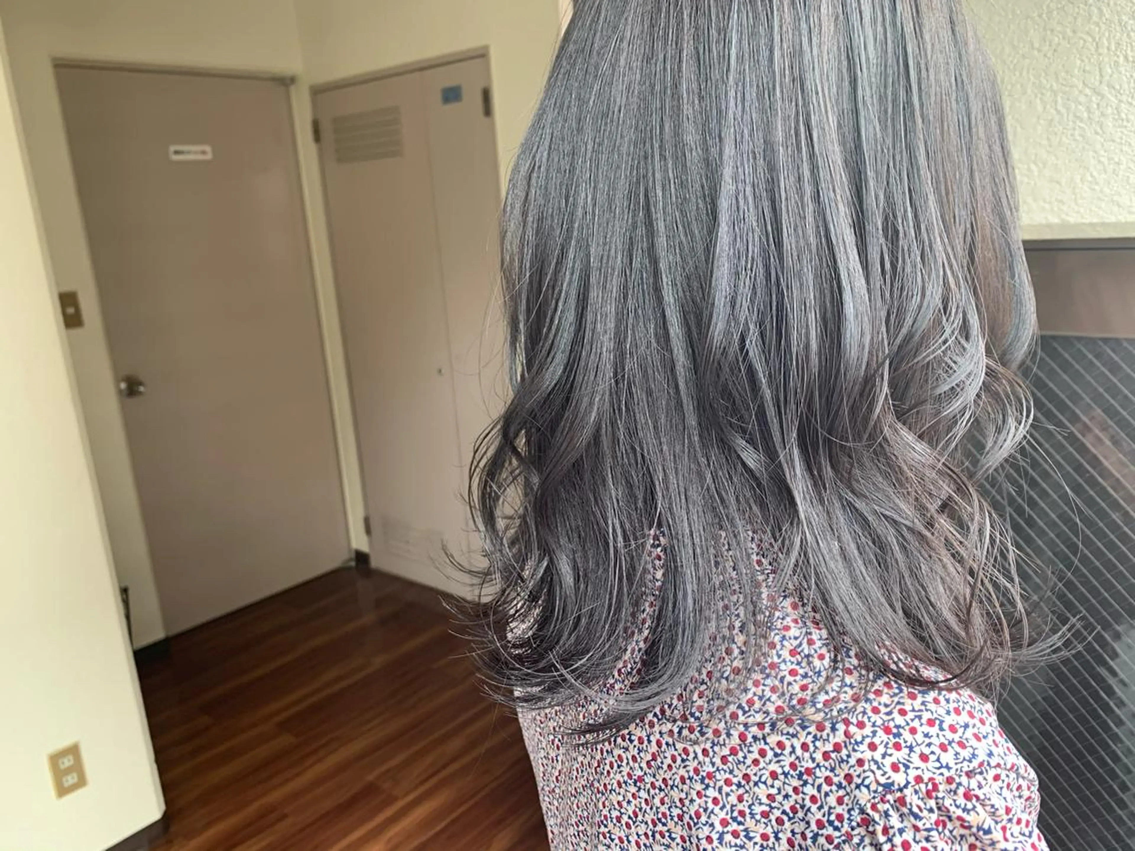 ミディアム カラー パーマ ヘアアレンジ メンズ キッズ ネイル マツエク・マツパ 切りっぱなしヘアボブ ミディアムヘアRYOのヘアスタイル