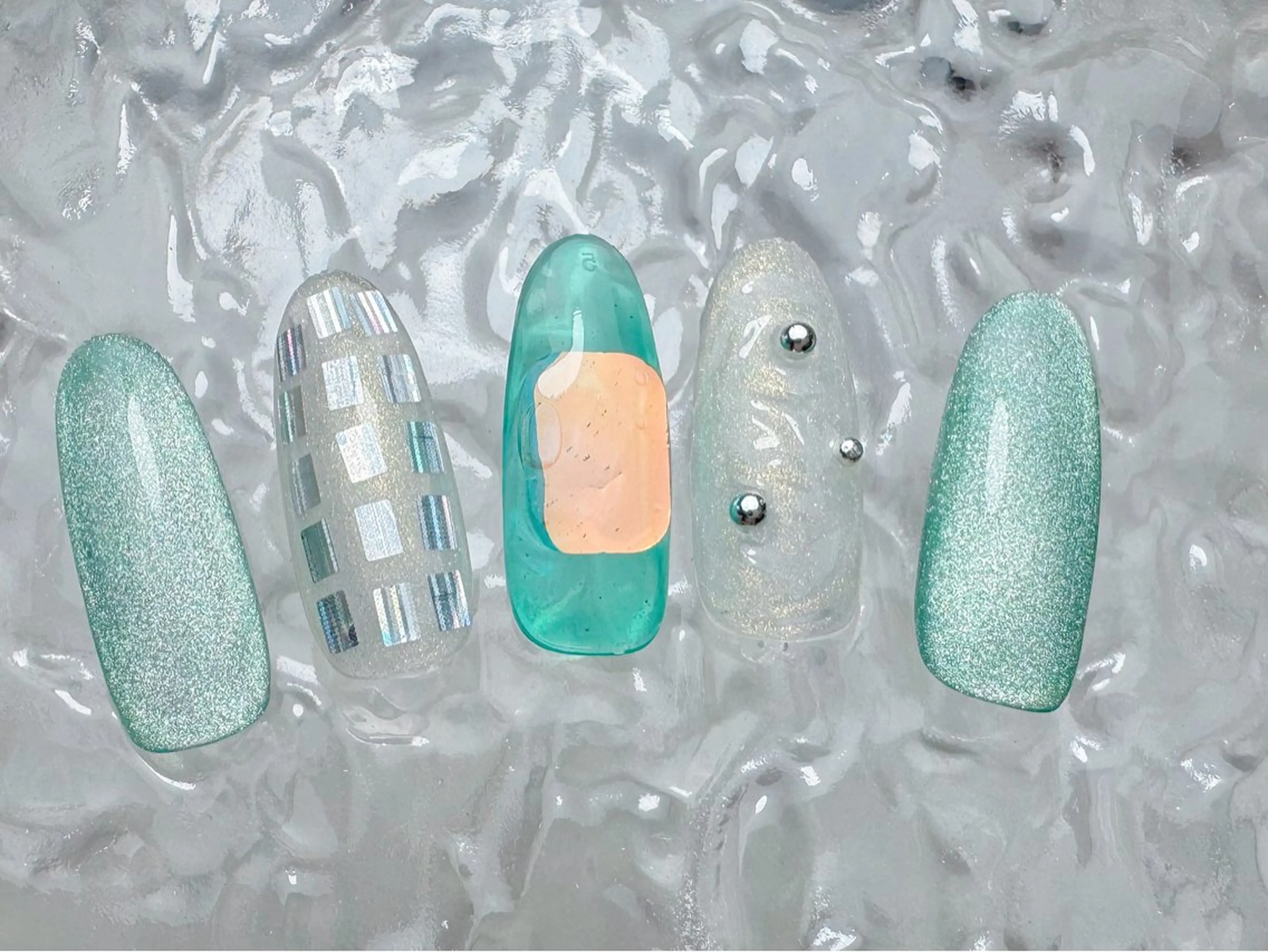 ネイル ハンドネイル マジック ミラーのネイルデザイン