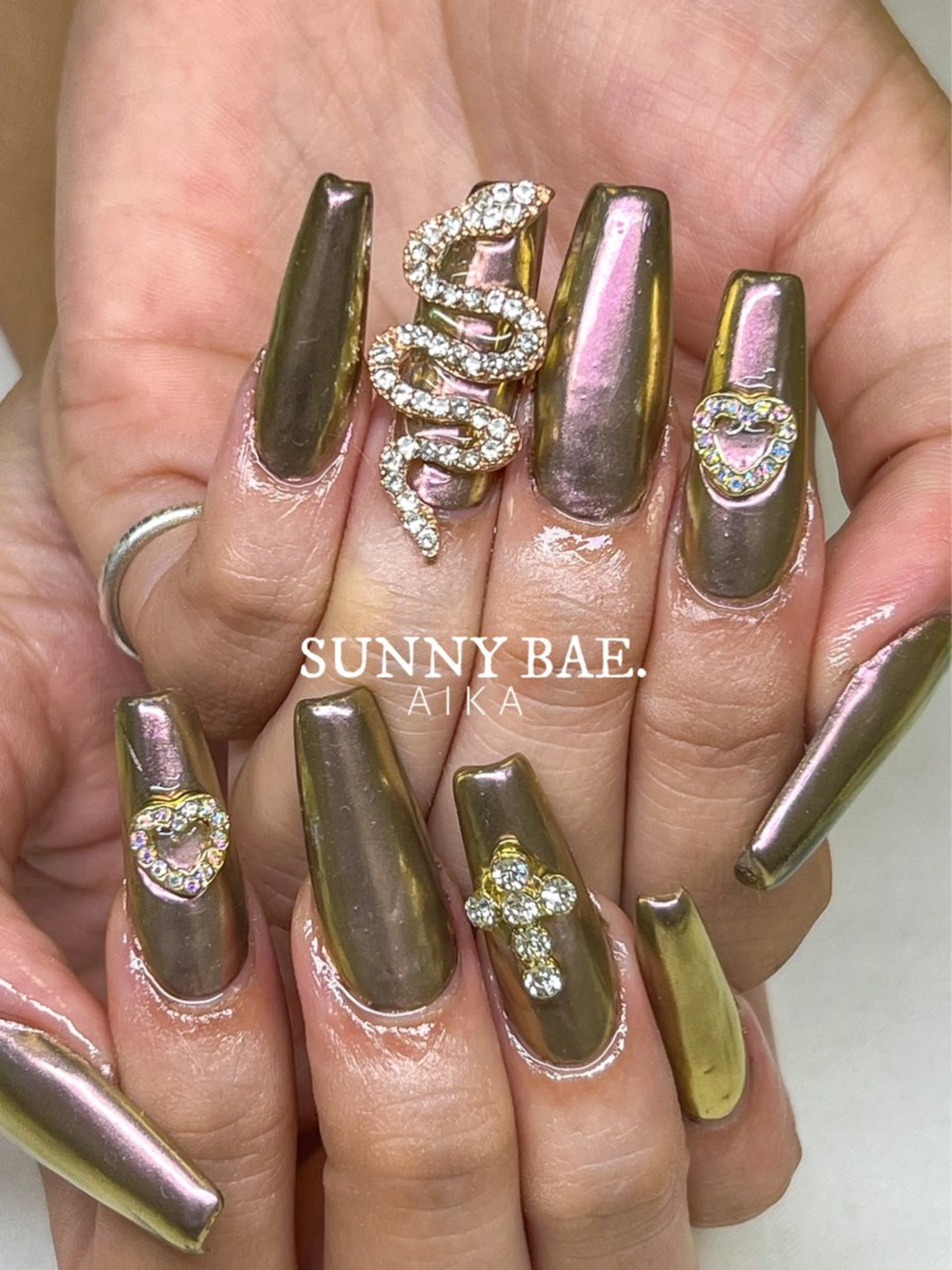 ネイル ジェルネイル キラキラネイル ロングネイル 持ち込み ワンカラーネイル Made By AIKAのネイルデザイン