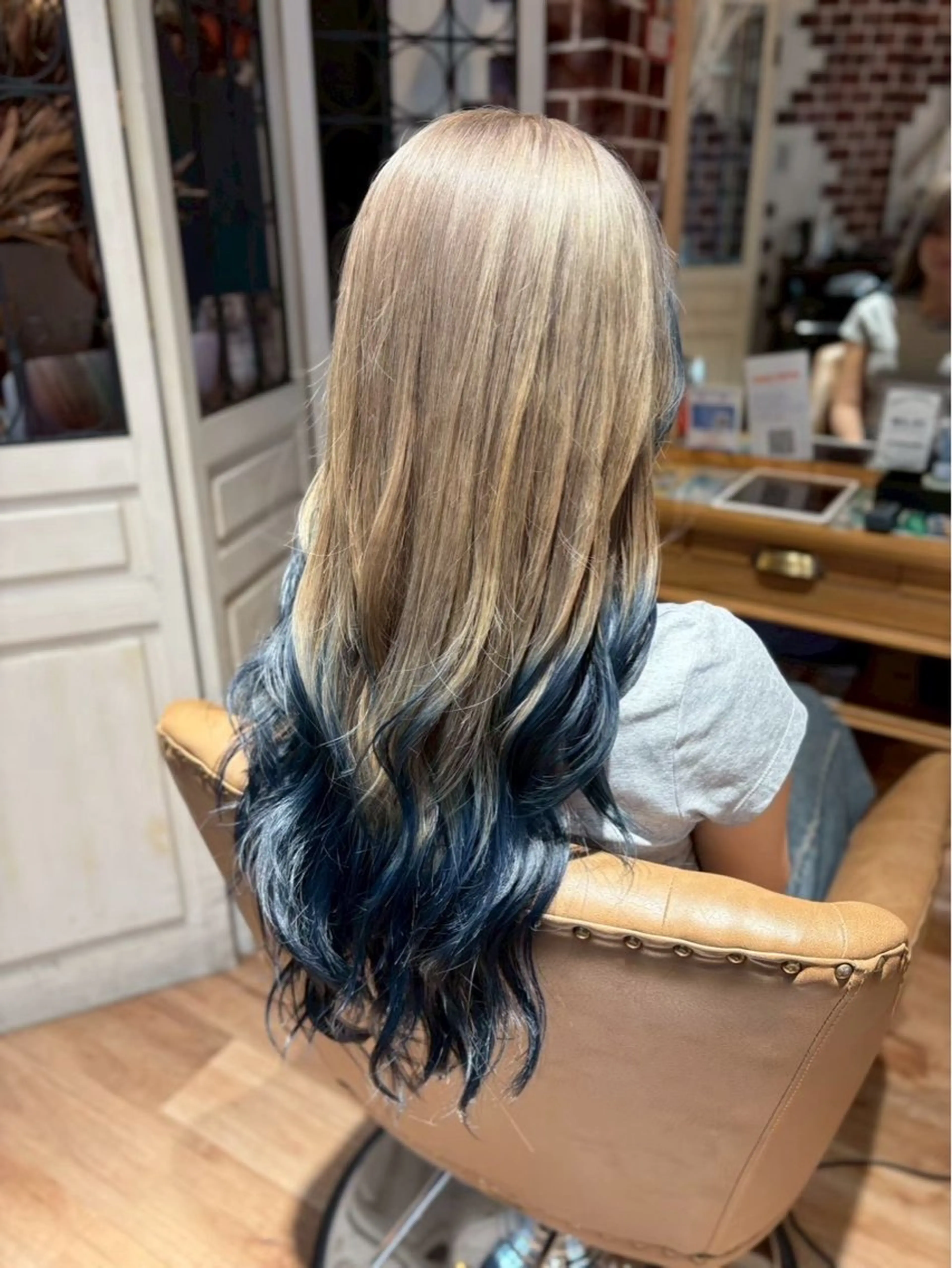 ロング ヘアカラー 高口 小春のヘアスタイル