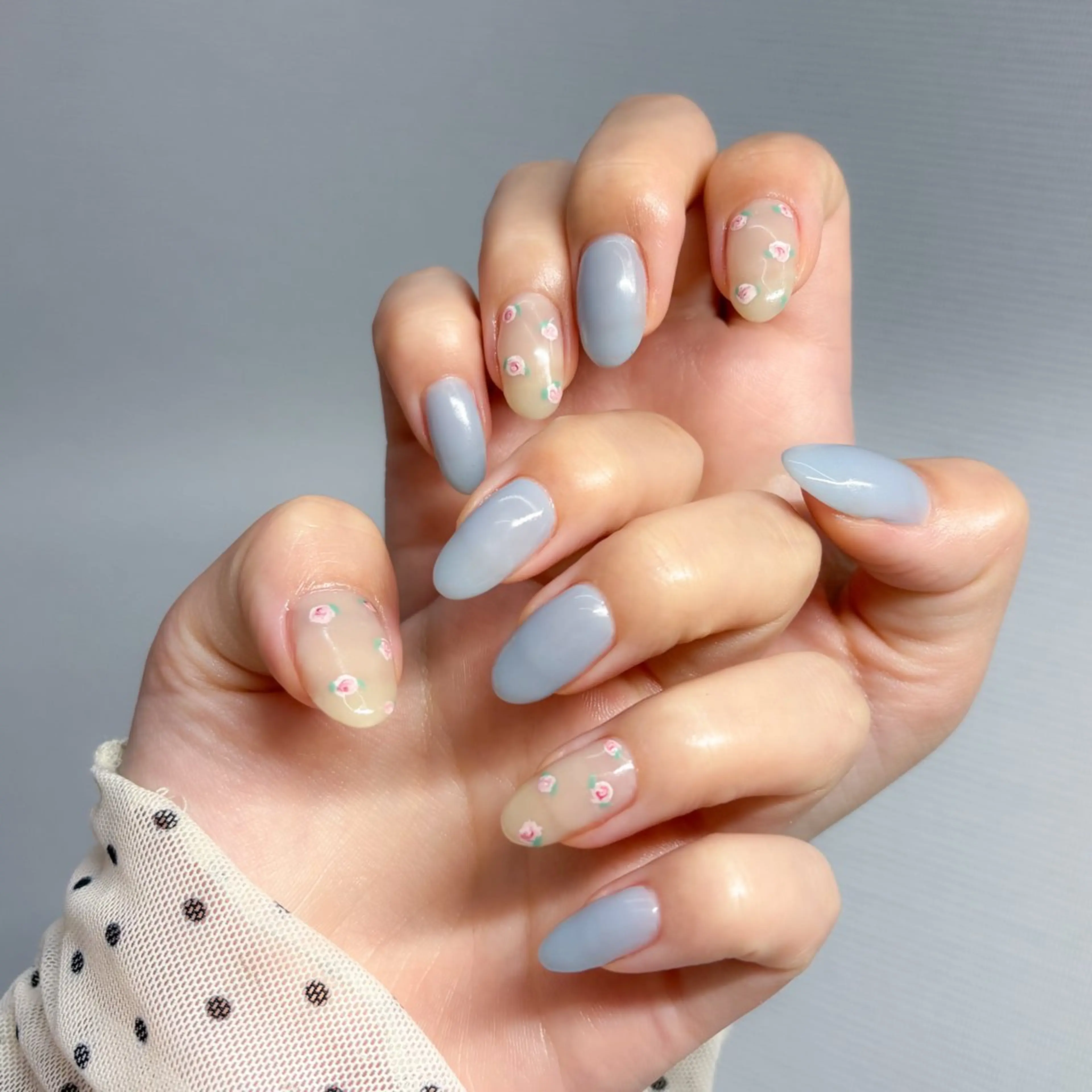 ネイル ブルー フラワーネイル ジェルネイル ガーリー オフィスネイル ハンドネイル ネイルマム ジジのネイルデザイン