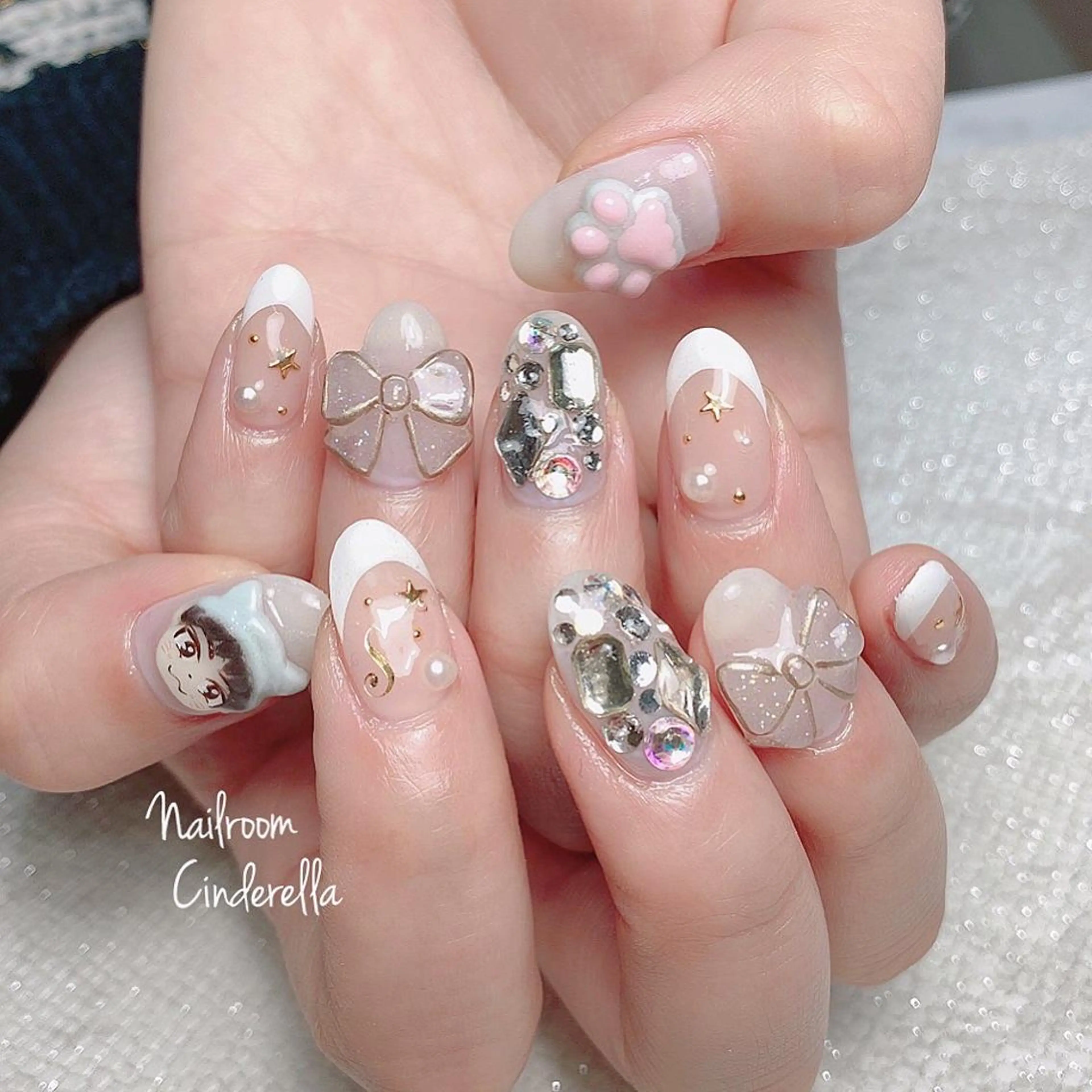 ネイル アートネイル Nailroom. Cinderellaのネイルデザイン