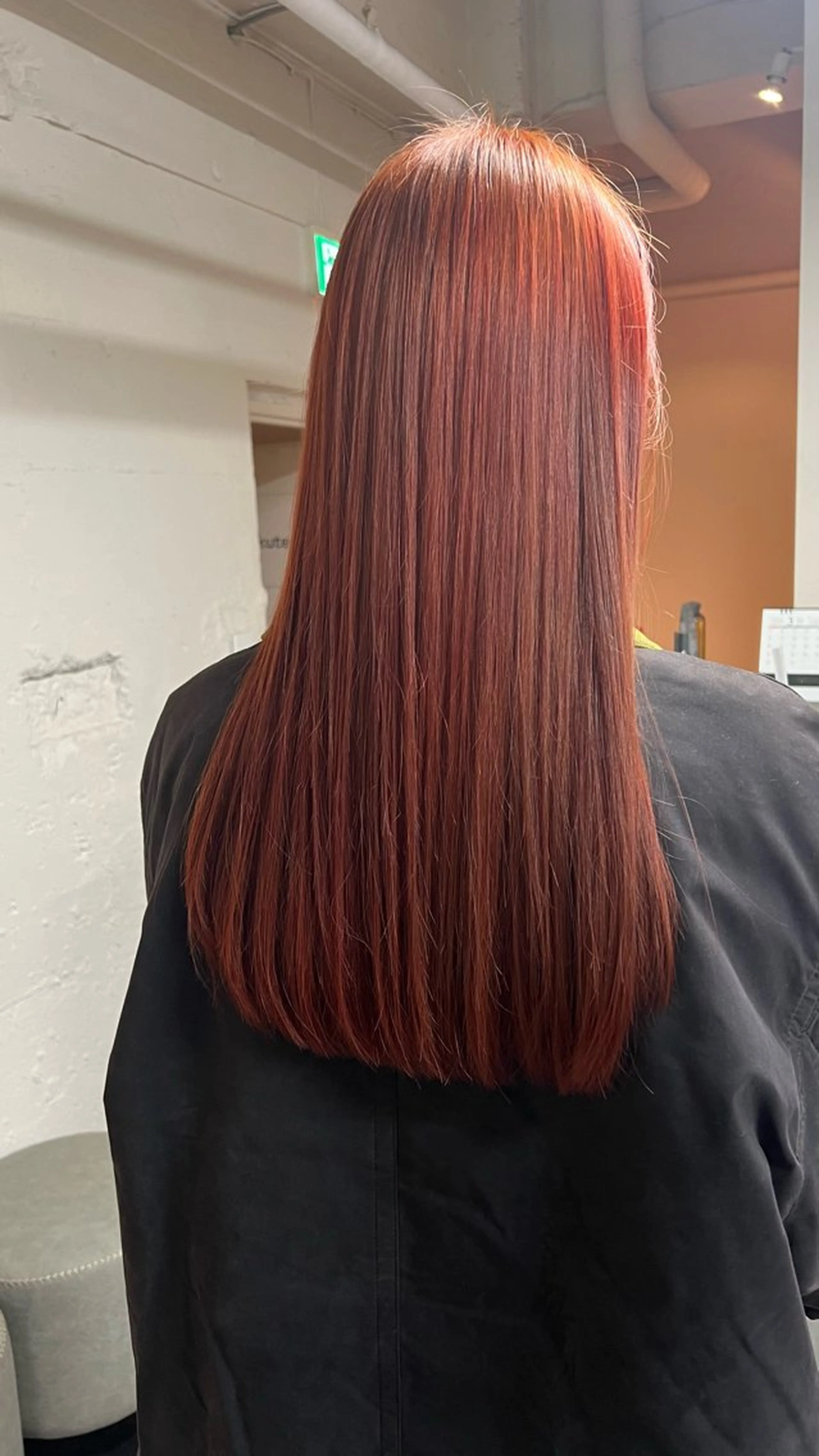 ロング カラー オレンジ オレンジレッド レッドカラー カット ヘアカラー 🎀tokute ナオ🧸のヘアスタイル