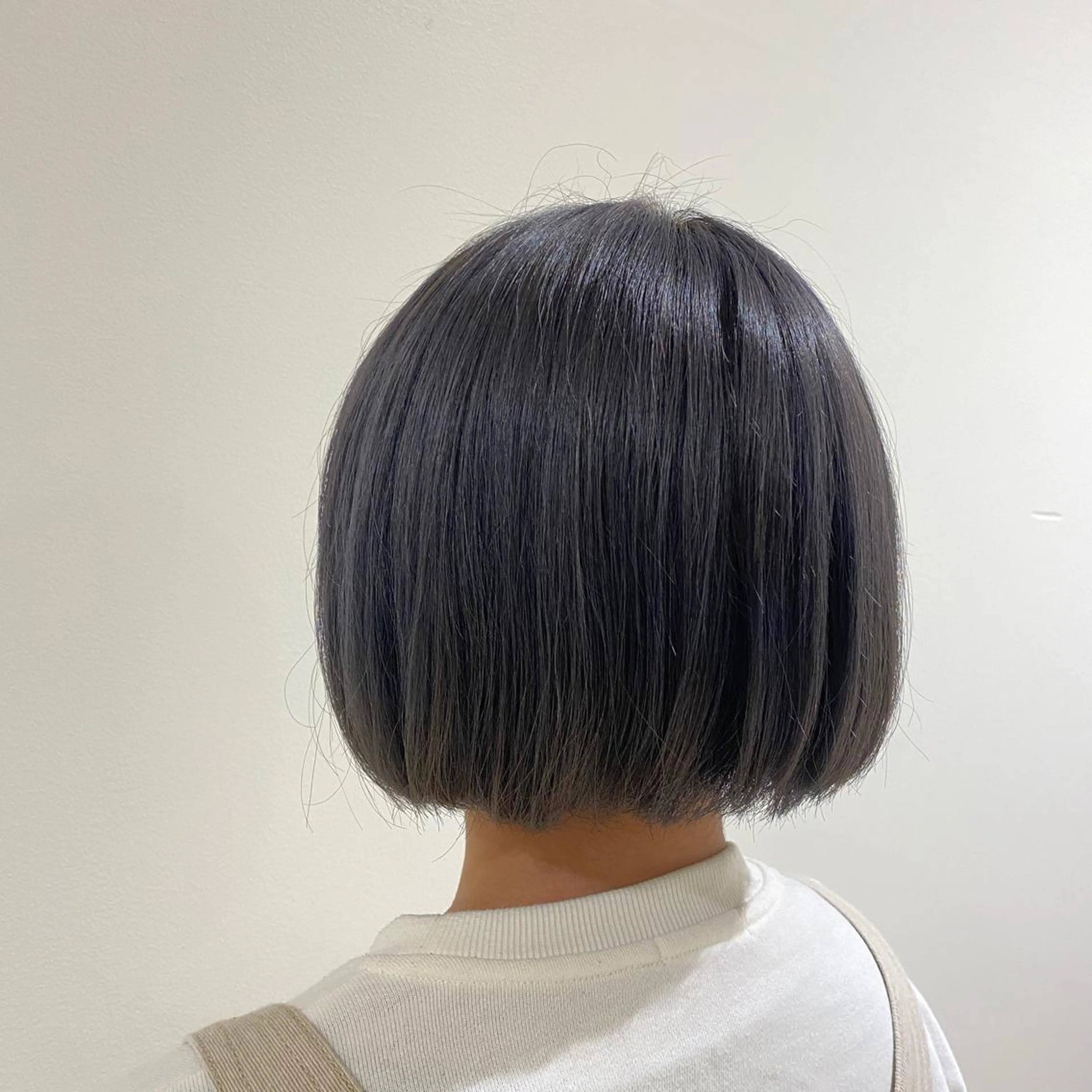 ミディアム カラー アッシュ ブルーカラー ブルーアッシュ 透明感カラー🌈 菊池 結衣のヘアスタイル