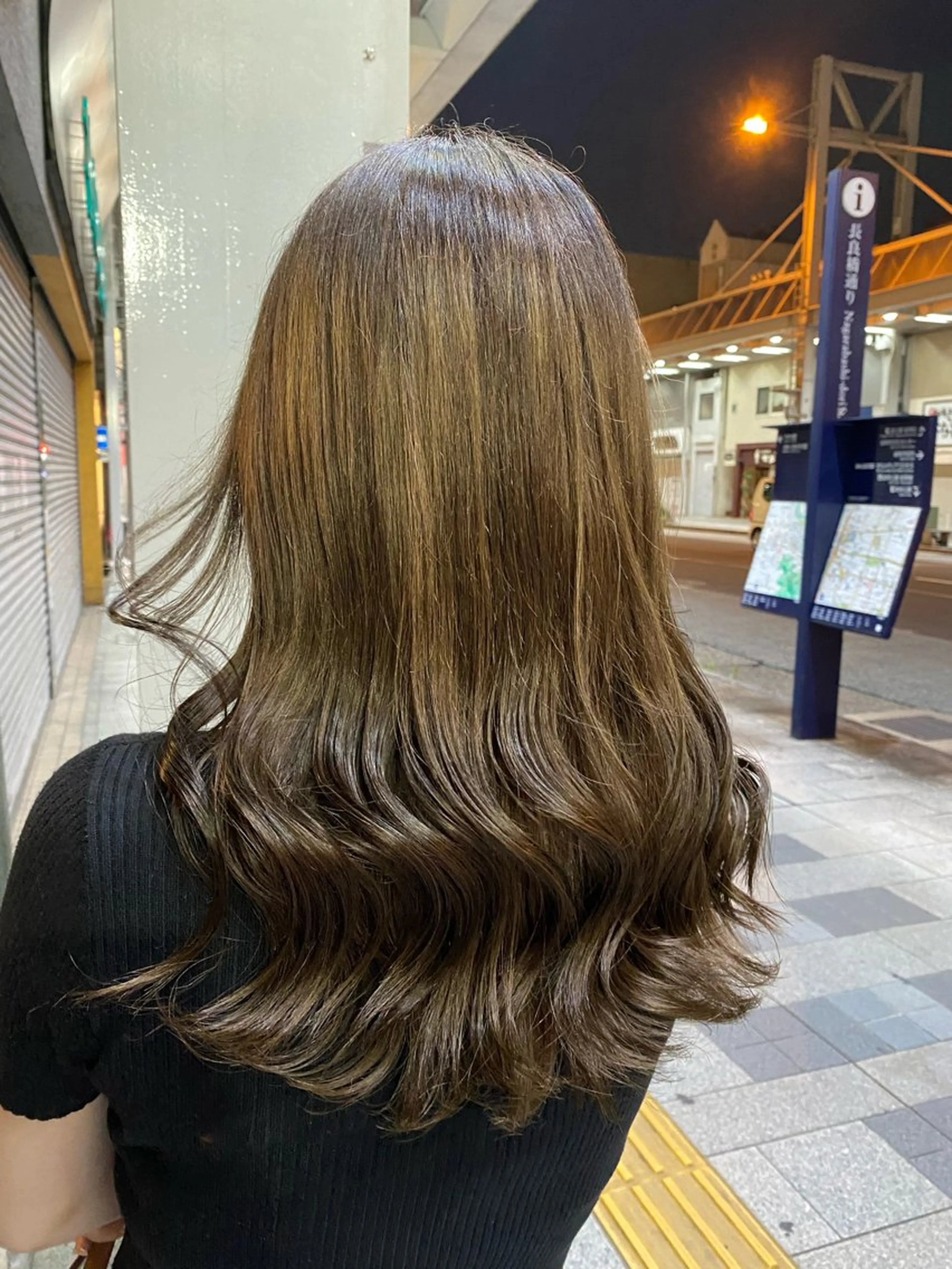 ミディアム 今枝莉菜 上品なツヤカラーのヘアスタイル