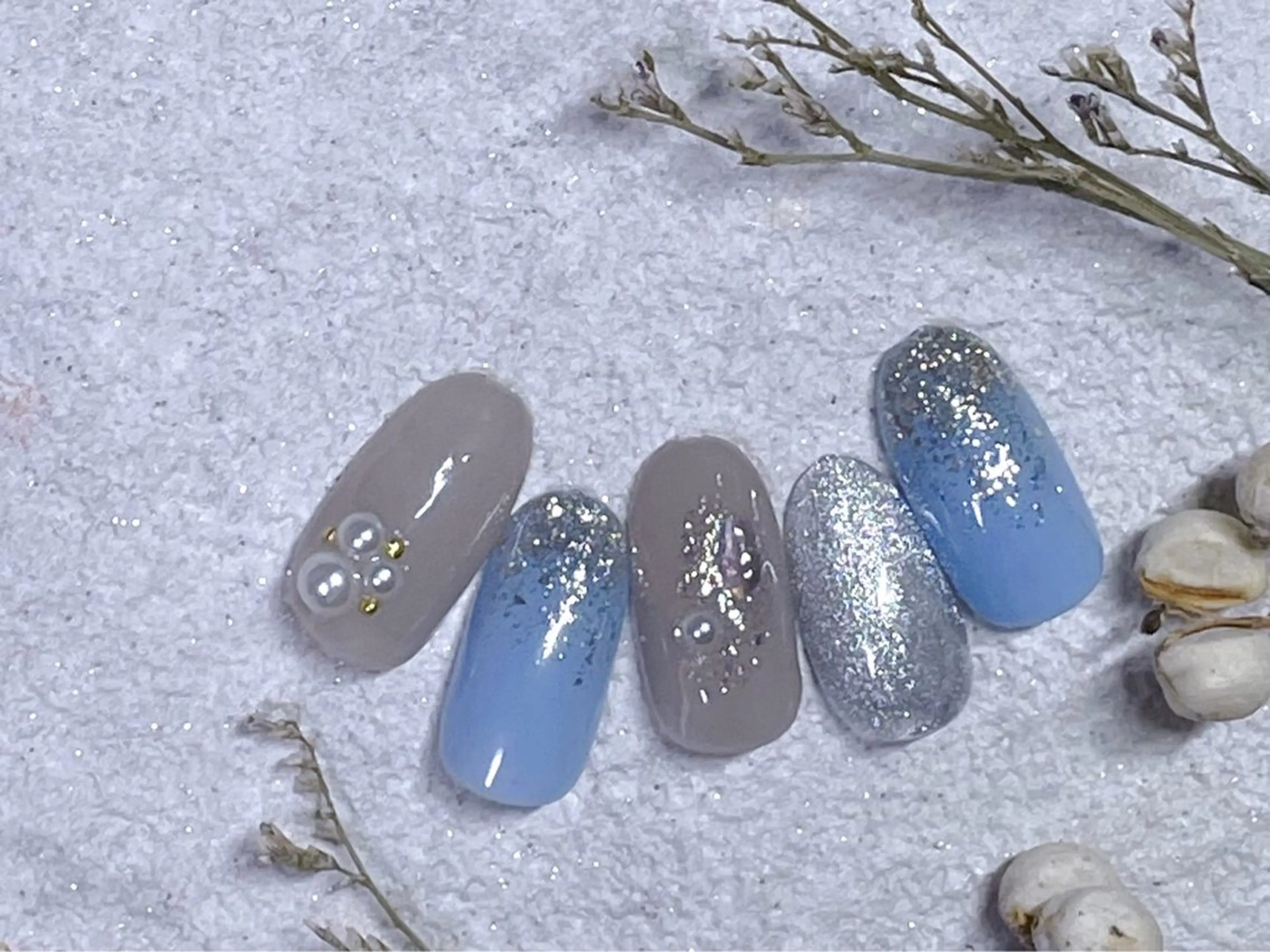 ネイル オーロラネイル フットネイル フレンチネイル ジェルネイル 韓国ネイル ハンドネイル kiki nail &brow二子玉川の眉毛・アイブロウイメージ