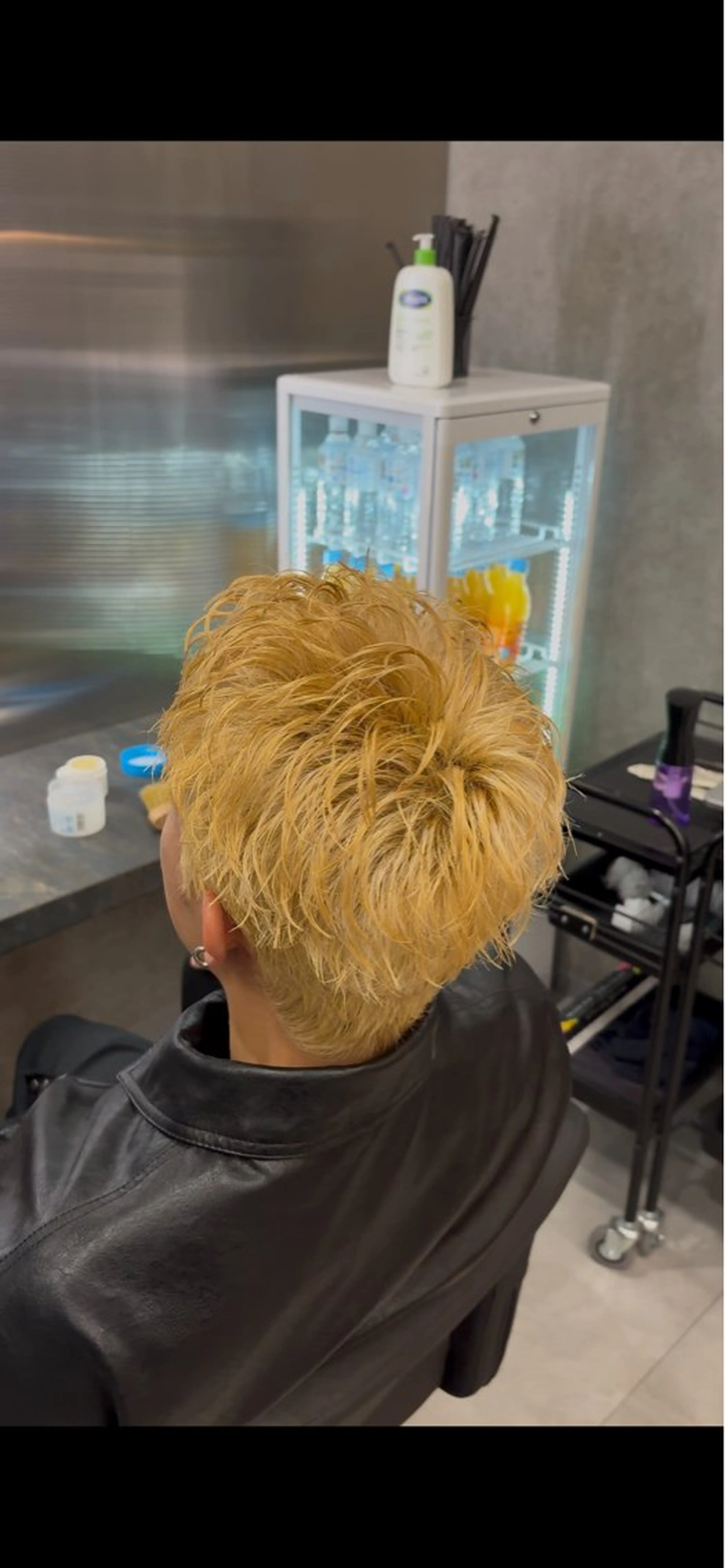 ショート カラー メンズ メンズブリーチ ブリーチ ブロンド ケアブリーチ ショートヘア メンズカラー/ NISSYのヘアスタイル