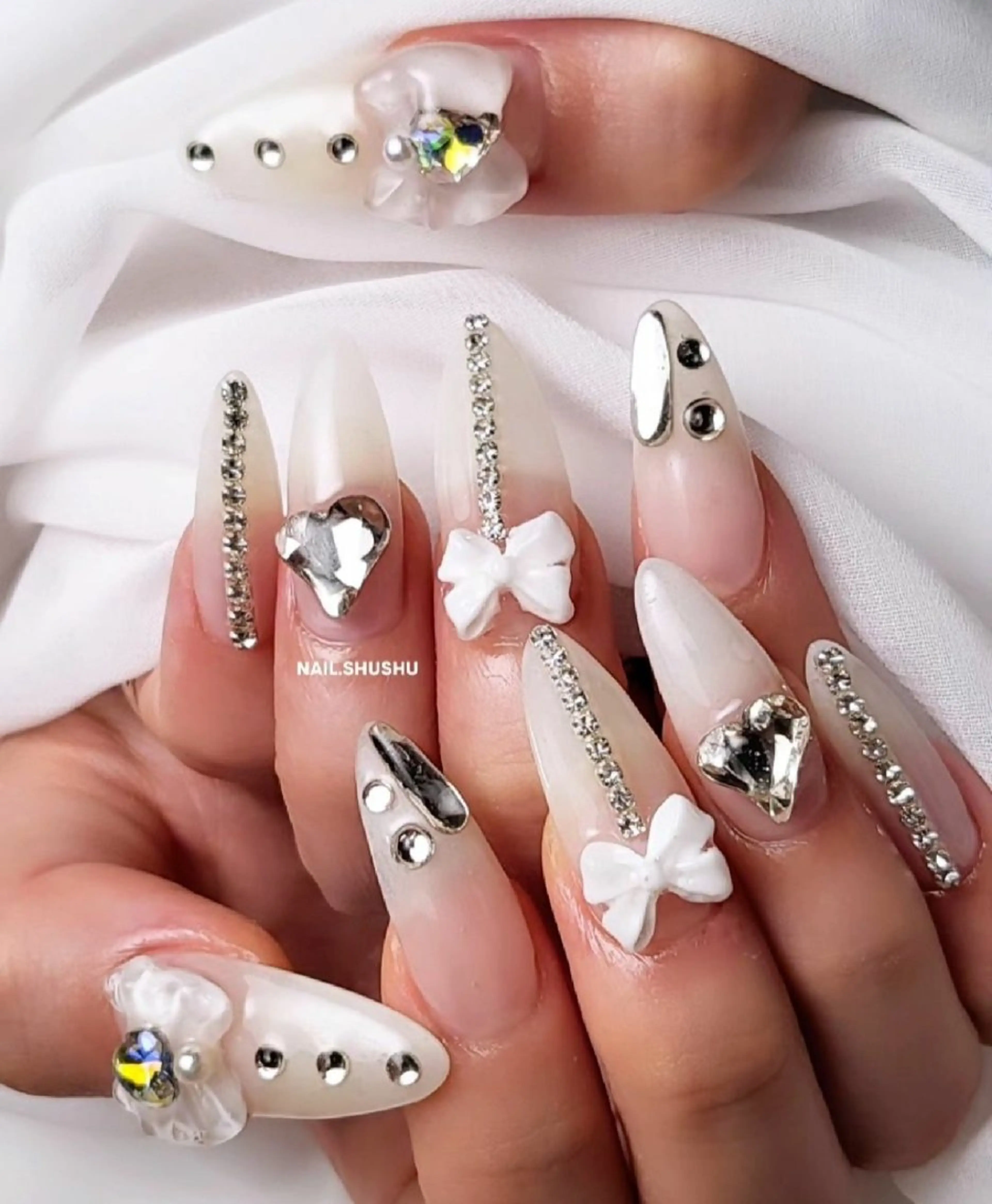 ネイル 持ち込み ニュアンスネイル ワンカラーネイル シンプルネイル 冬ネイル ハンドネイル 3dパーツ/流行り 👧shushu❤️のネイルデザイン