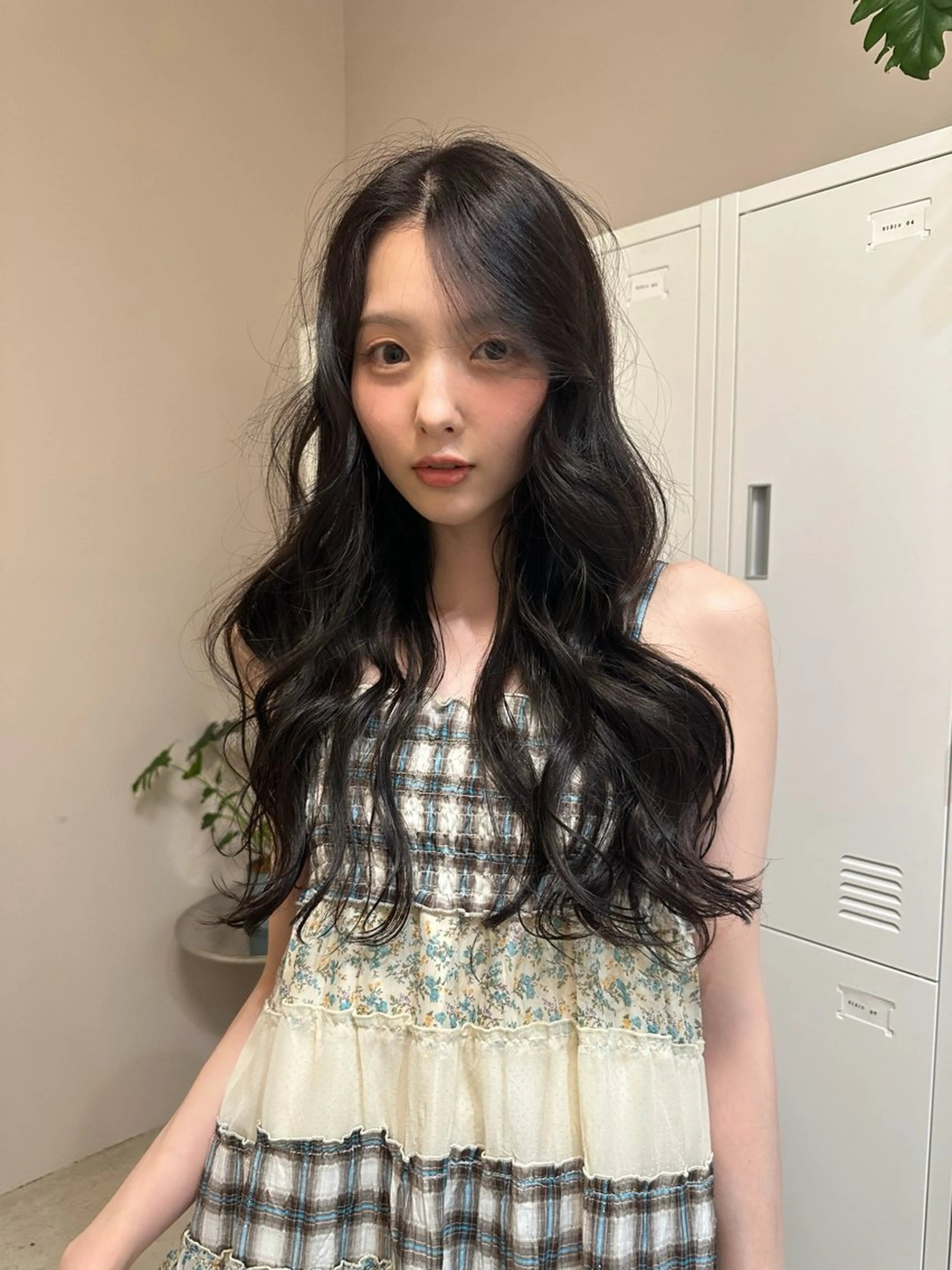 ロング Hug👩🏼‍🦱 ハイトーンボブのヘアスタイル