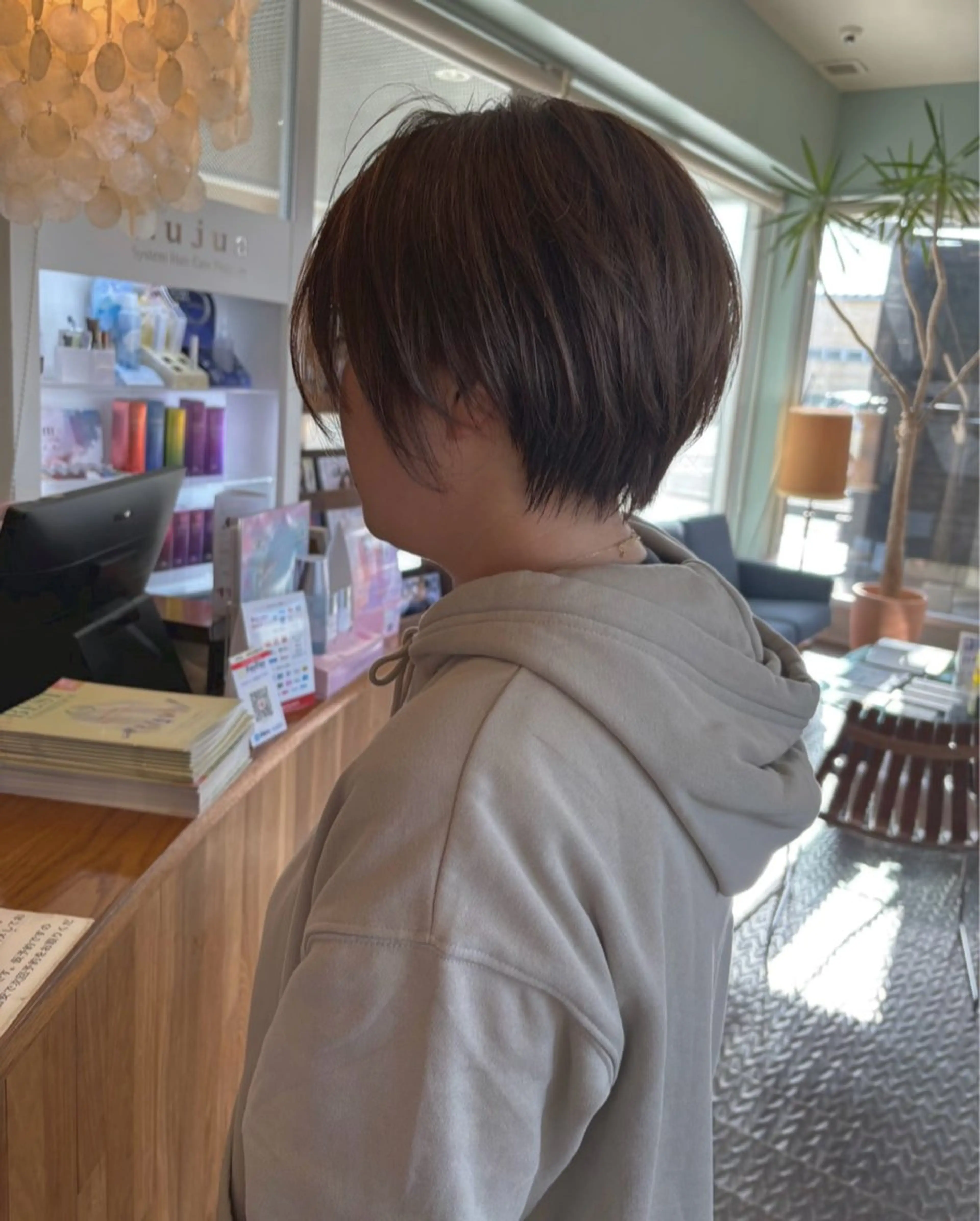 ショート ハイライト 髪質改善 ショートヘア カット ヘアカラー TAKAHASHI REIKAのヘアスタイル