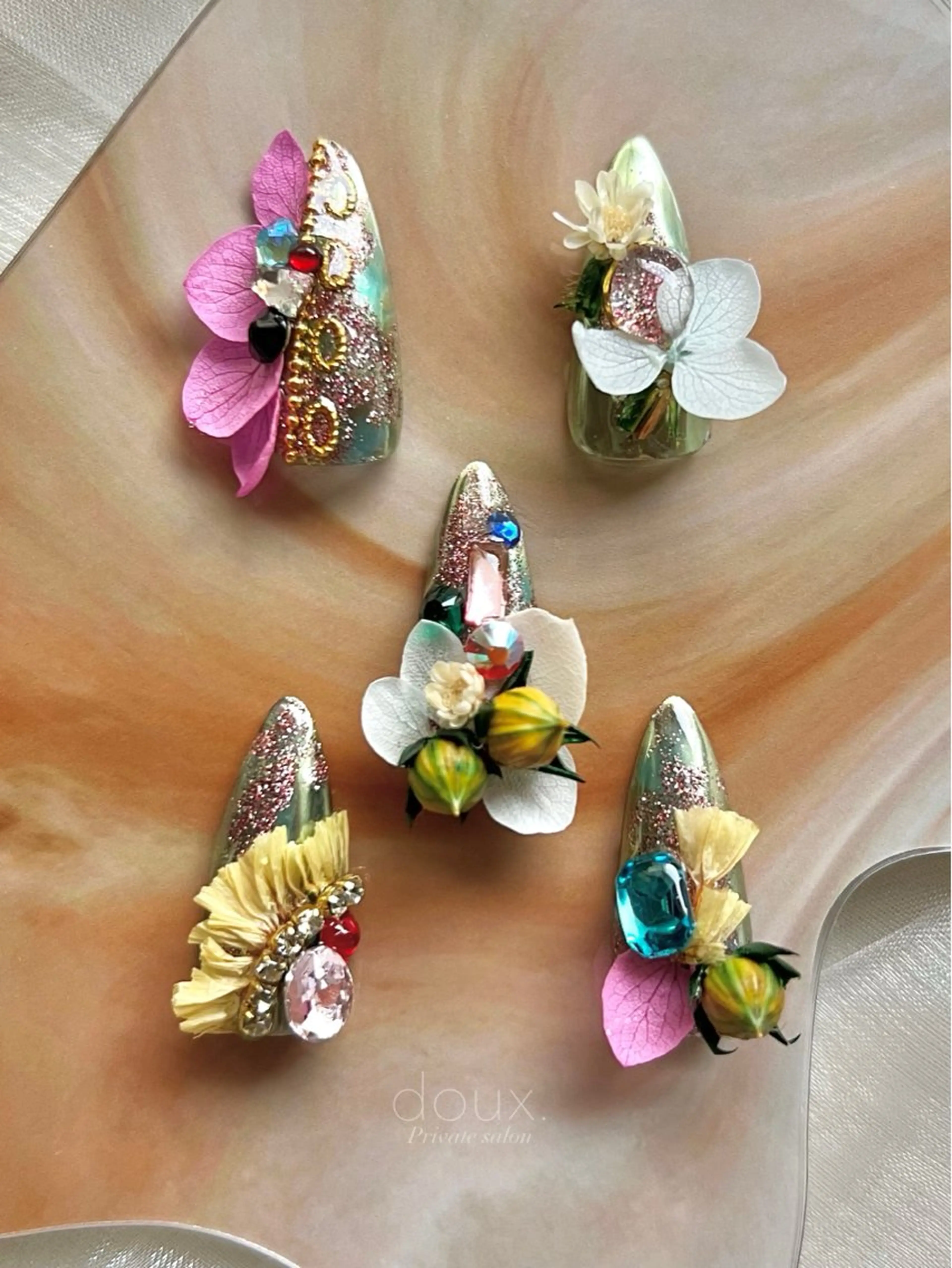 ネイル 夏ネイル ブライダルネイル ハンドネイル doux. nailのネイルデザイン