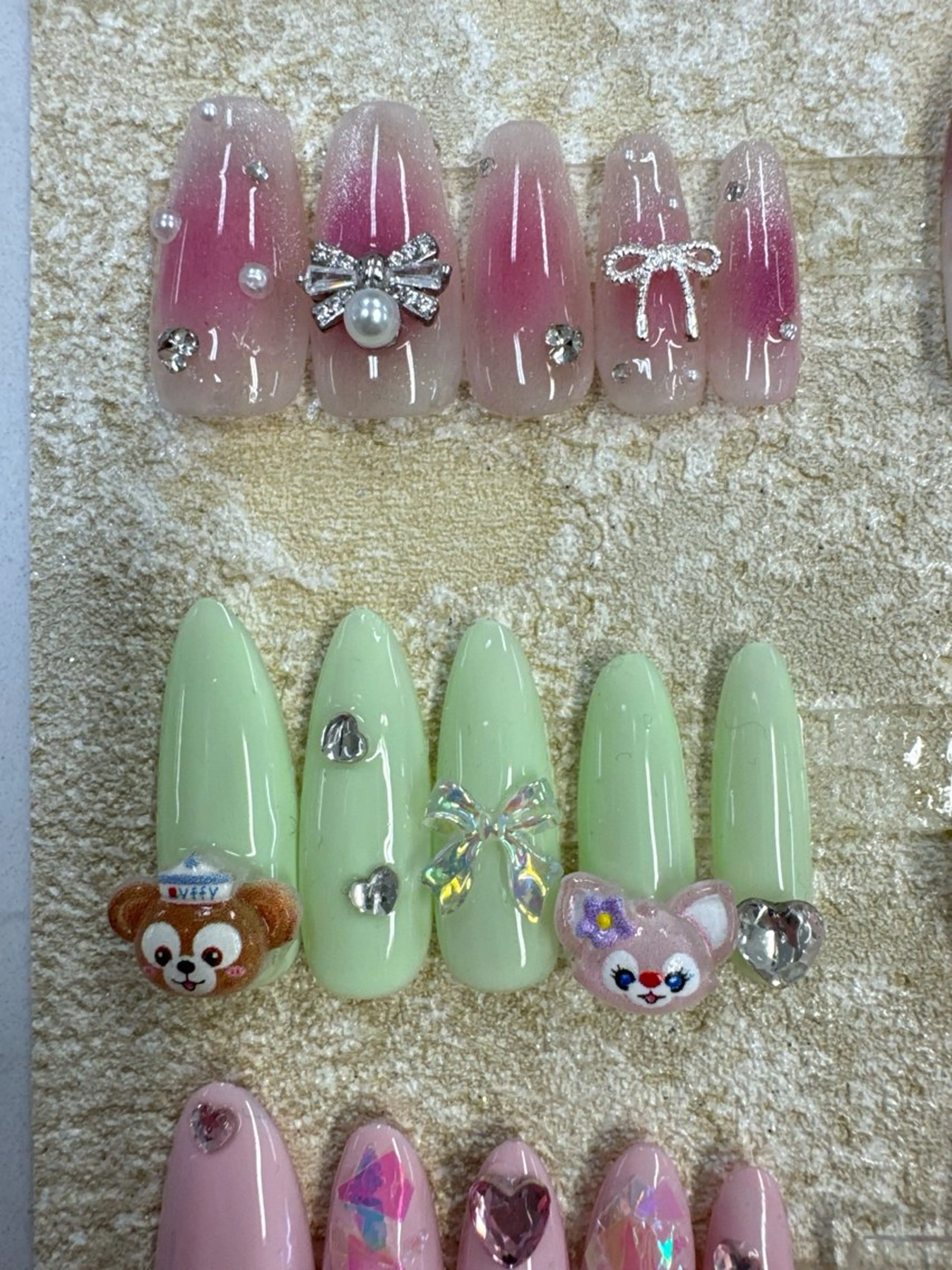 ネイル フレンチネイル ジェルネイル ガラスフレンチ オフィスネイル ワンカラーネイル Queeens nailのネイルデザイン