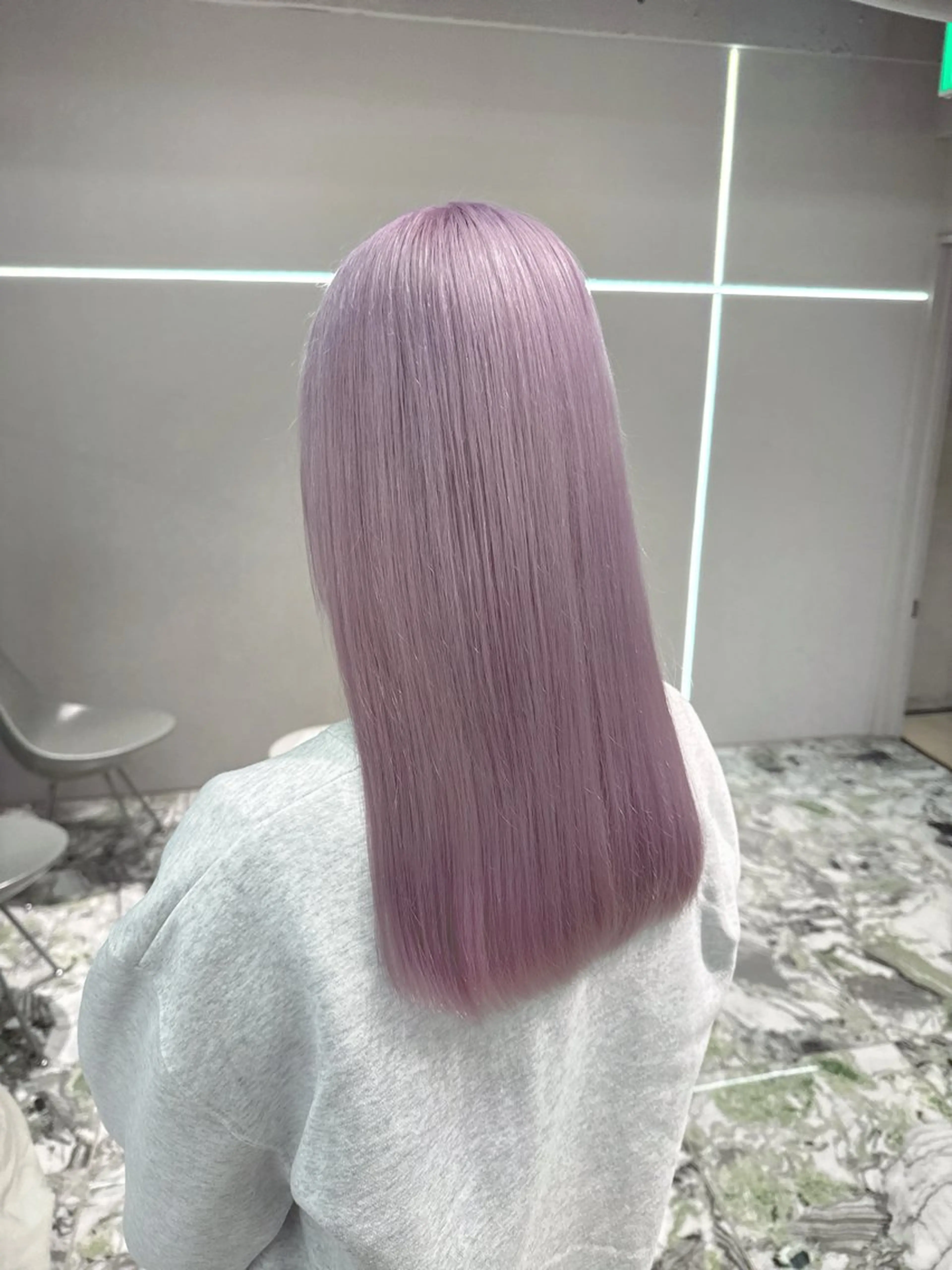 セミロング カラー ヘアカラー GEM YURI ハイトーンカラーのヘアスタイル