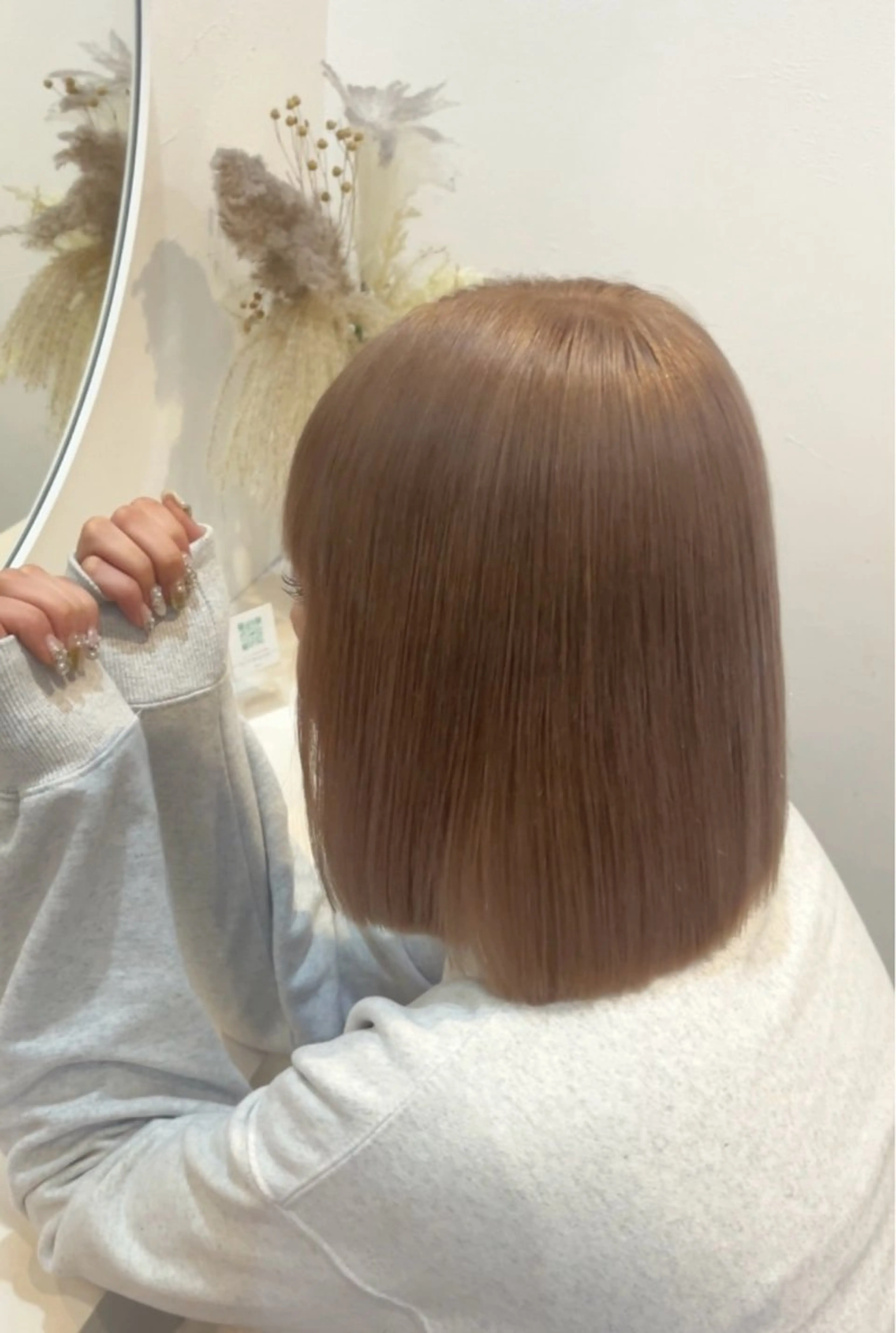 ショート カラー ブリーチ ヘアカラー 🦋Yui🦋透明感 /ベージュ/Wカラーのヘアスタイル