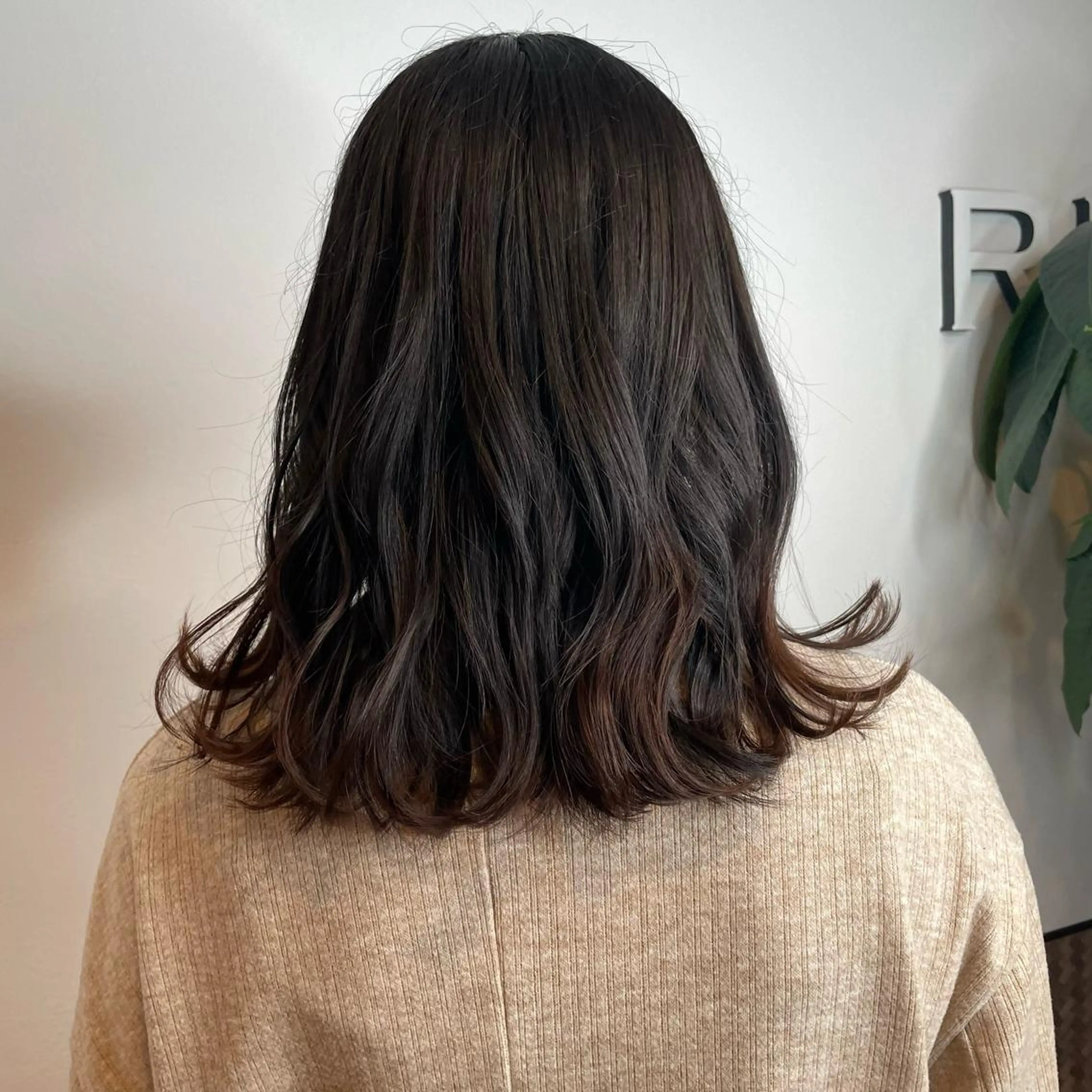 ミディアム ミディアムパーマ ボブ 外ハネヘア SOYON船橋店 西澤元気のヘアスタイル