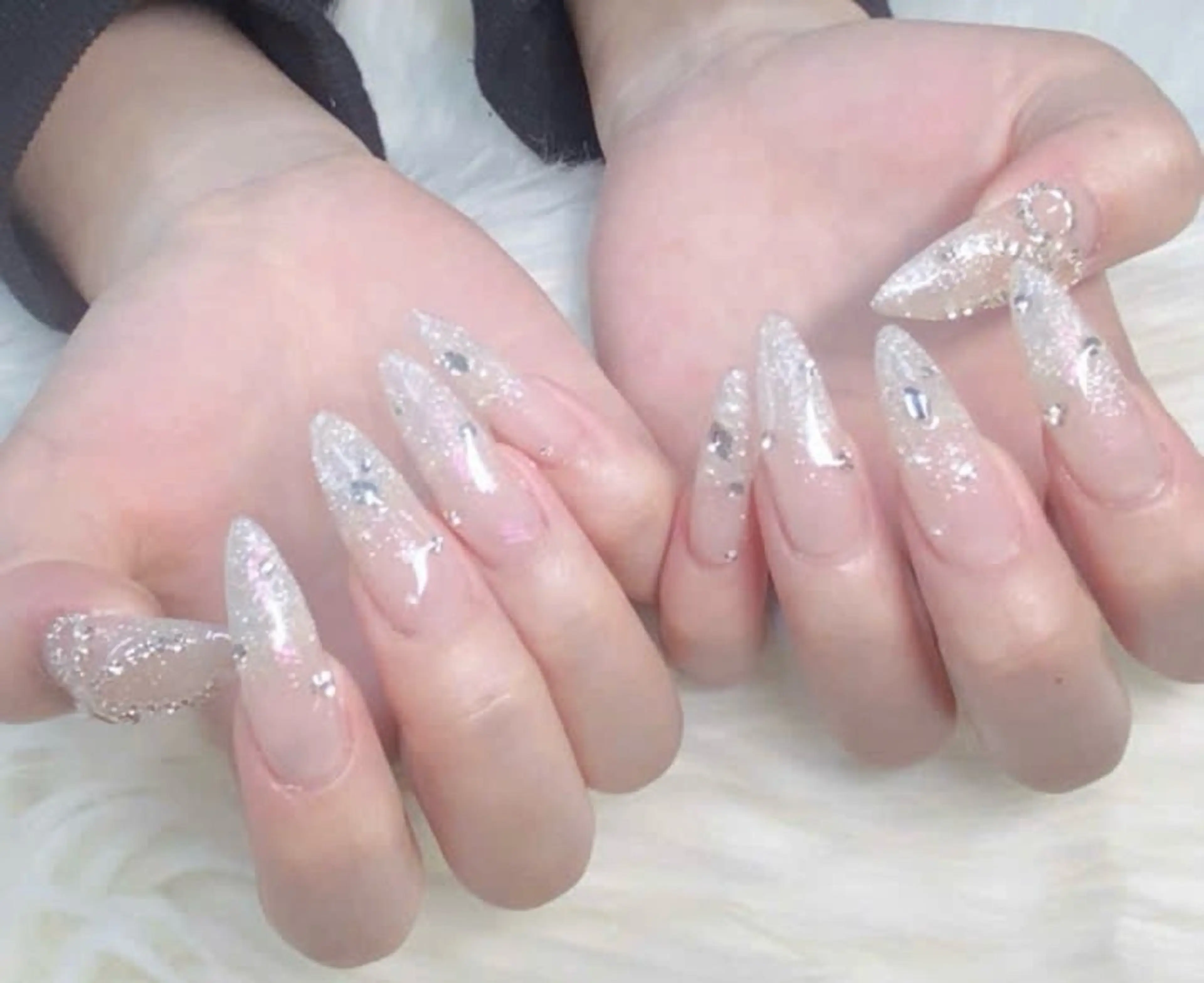ネイル フレンチネイル グラデーション キラキラネイル 韓国ネイル マグネットネイル ハンドネイル ハンドケア Hara Nail 【持ち込みOK】のネイルデザイン