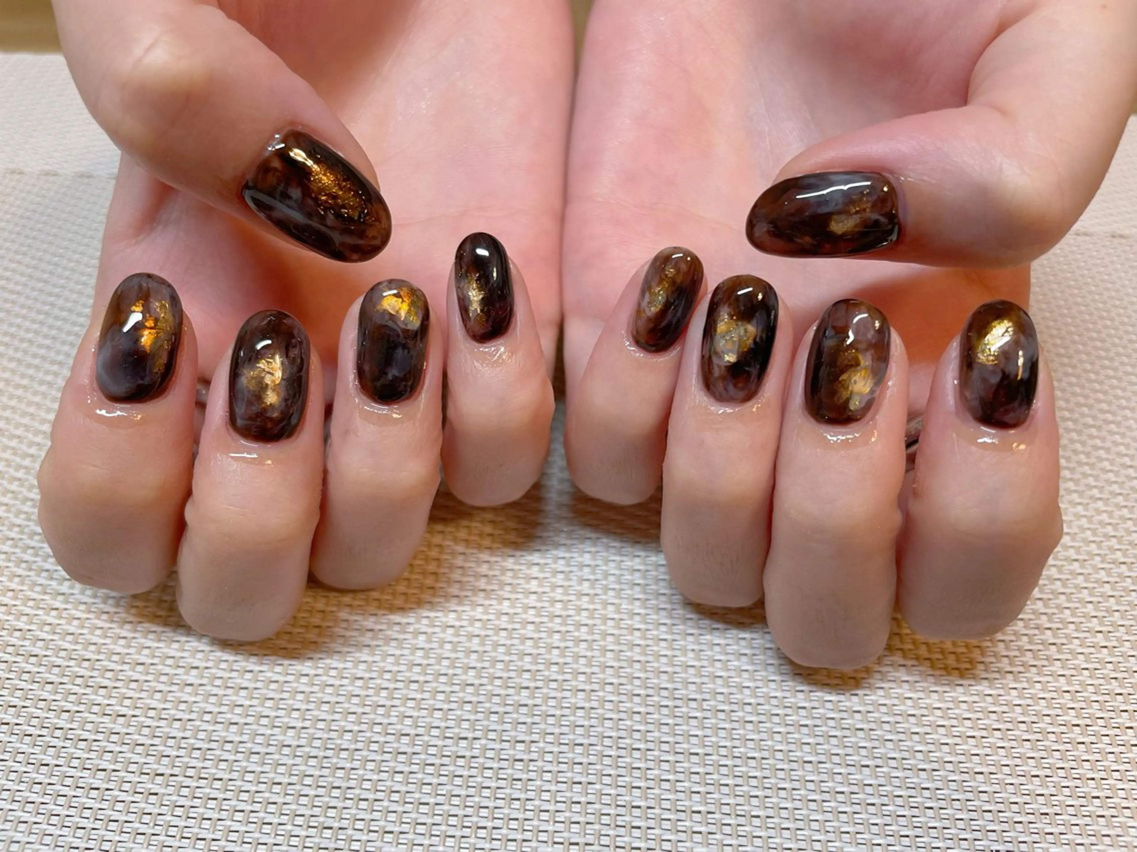 ネイル べっ甲ネイル ニュアンスネイル ハンドネイル エン Nail salonのネイルデザイン