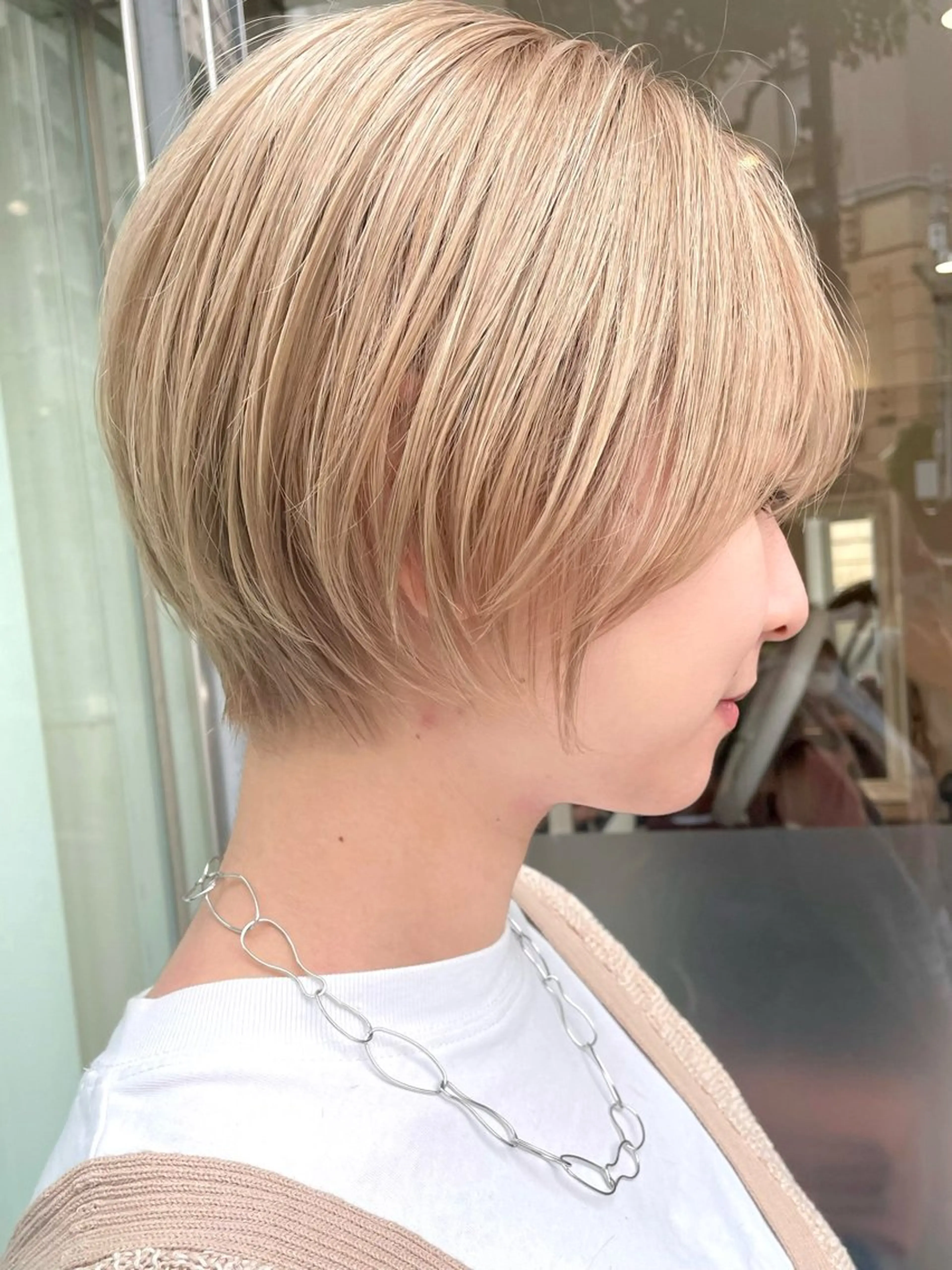 ショート カット 三鷹で1番ショート ボブをカットする新谷のヘアスタイル