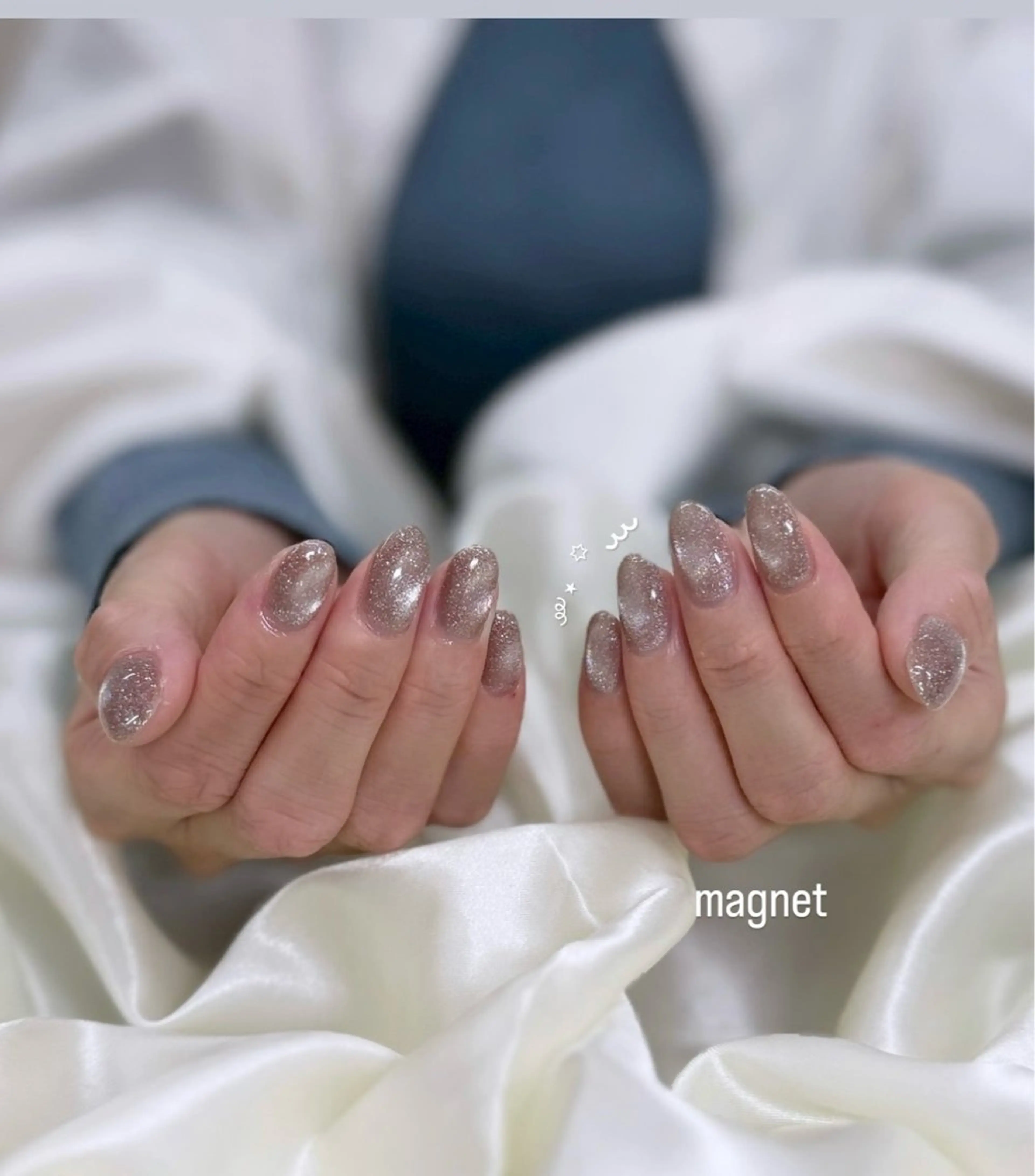 ネイル ブラウン フラッシュネイル フラッシュマグ 韓国ネイル マグネットネイル Moana manamiのネイルデザイン