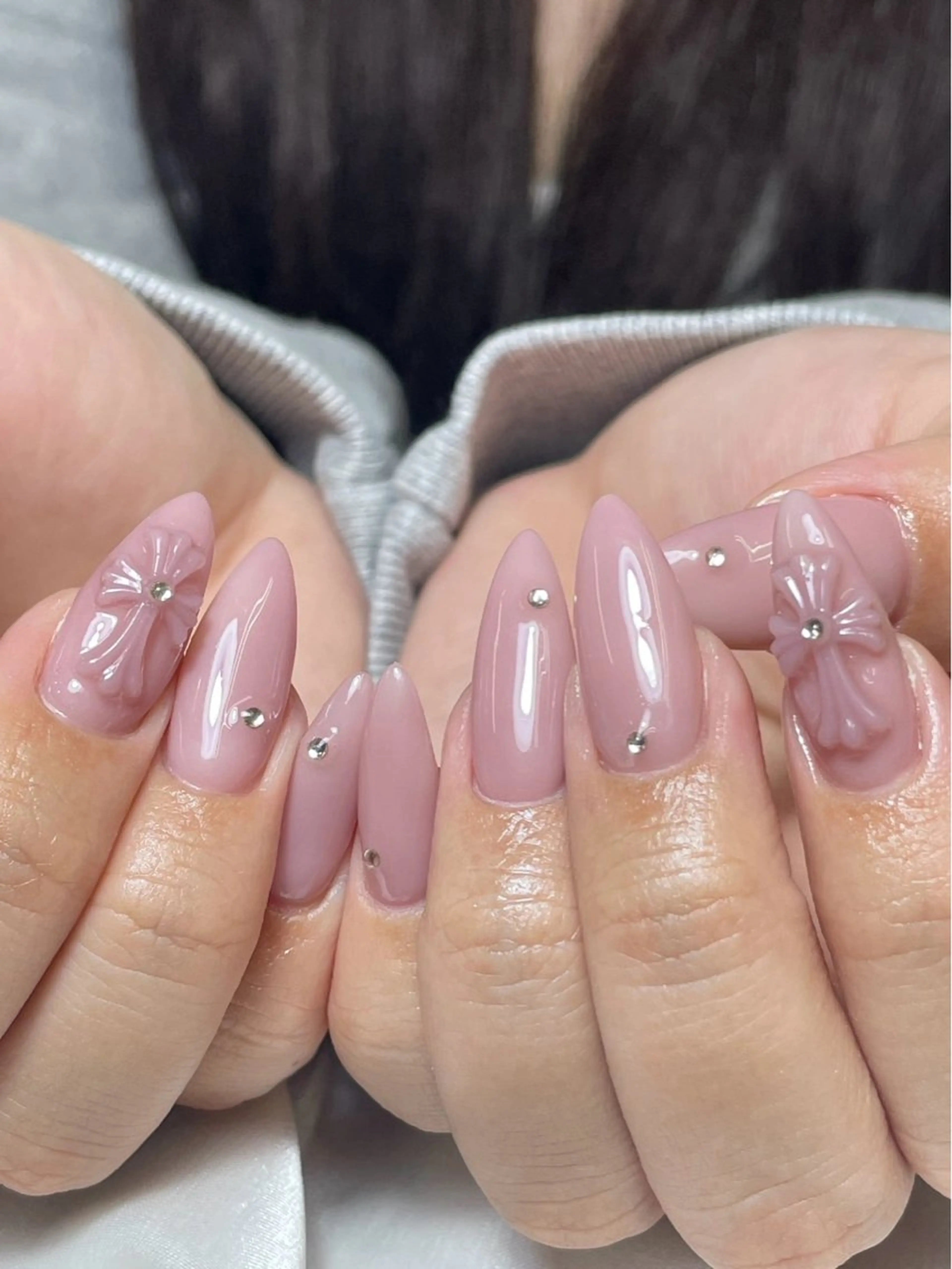 ネイル チークネイル 長さ出し フットネイル ジェルネイル 卒業式 𝓐𝓷𝓻𝓲 XiinhNailのネイルデザイン