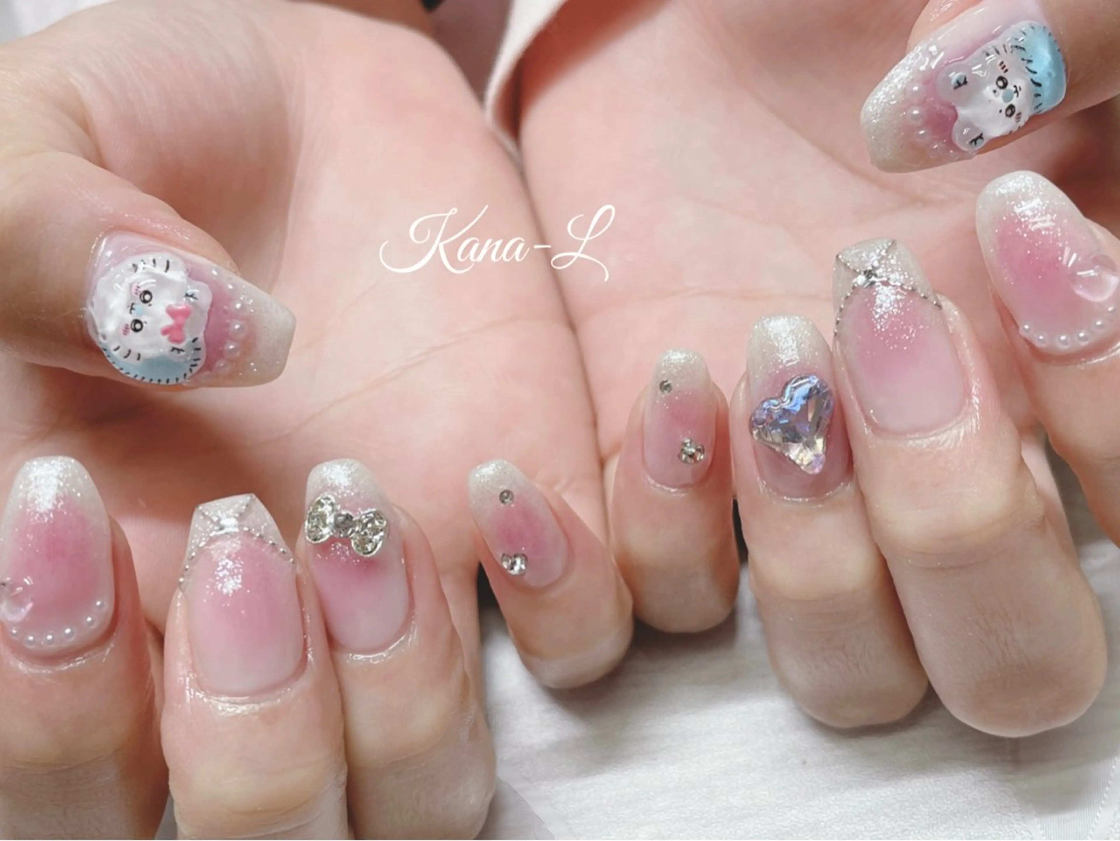 ネイル 芦辺 香奈のネイルデザイン