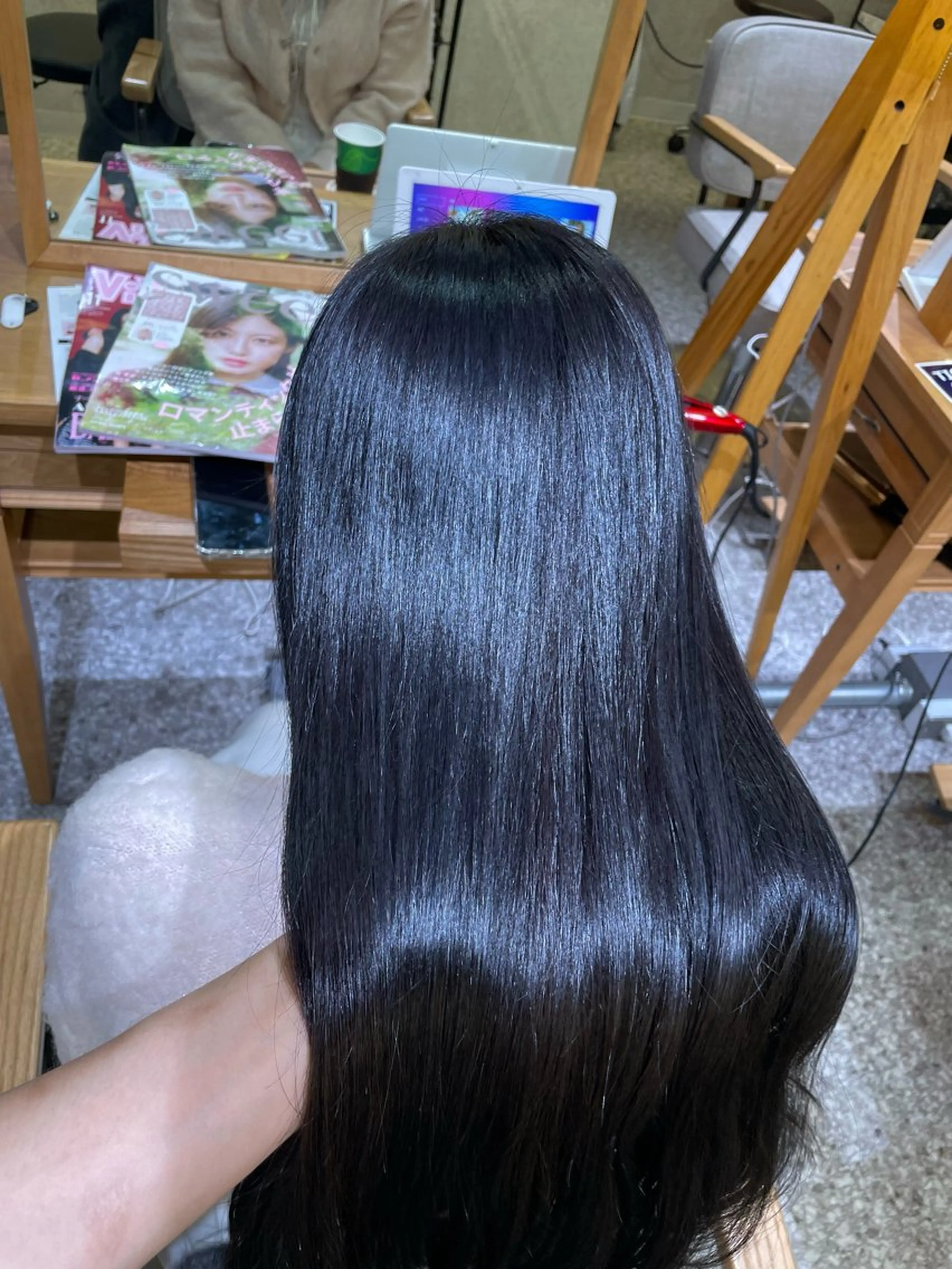 【ダメージレスで艶髪叶う⭐️】カット+プレミア縮毛矯正の写真