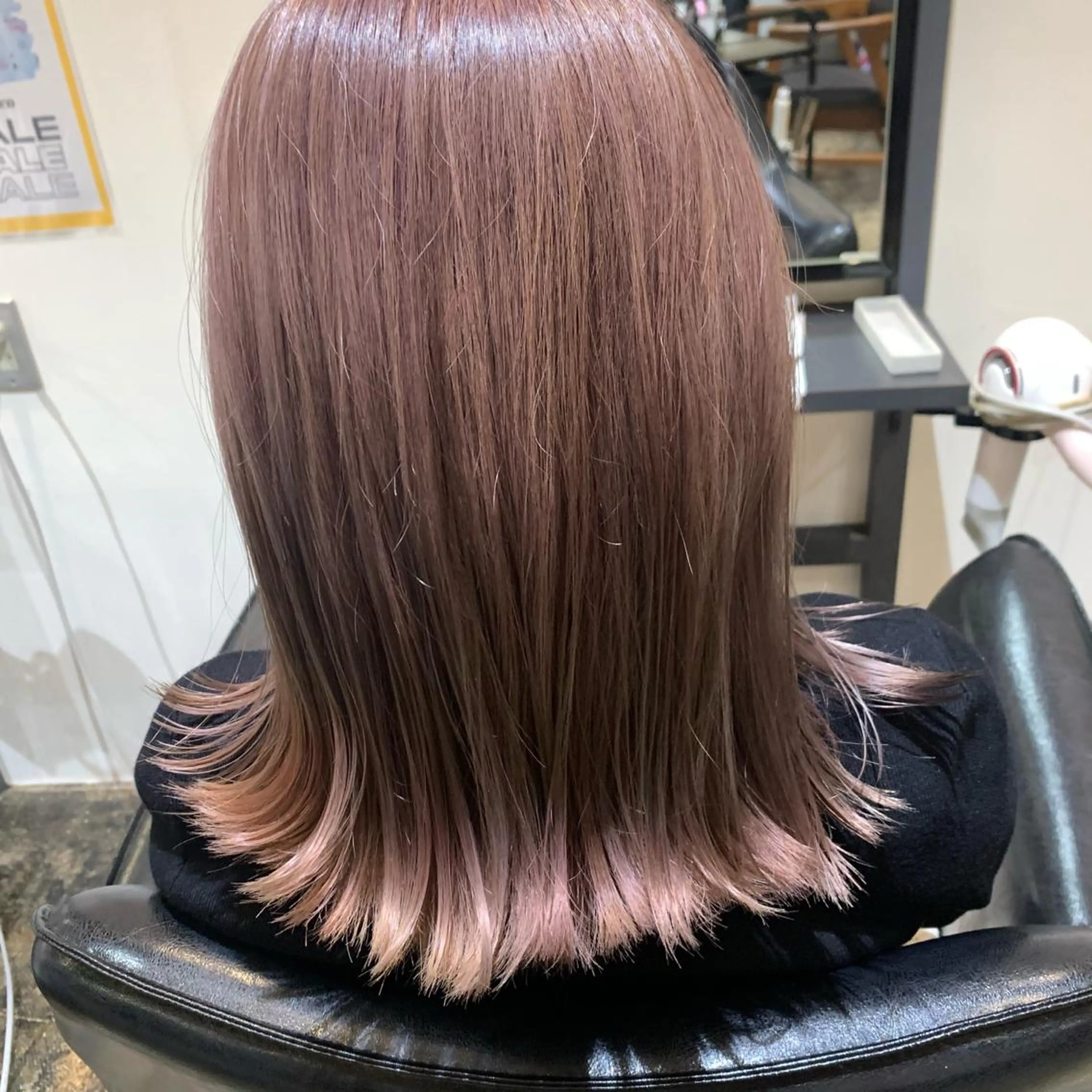 ミディアム カラー UMEDA FIGAROのヘアスタイル