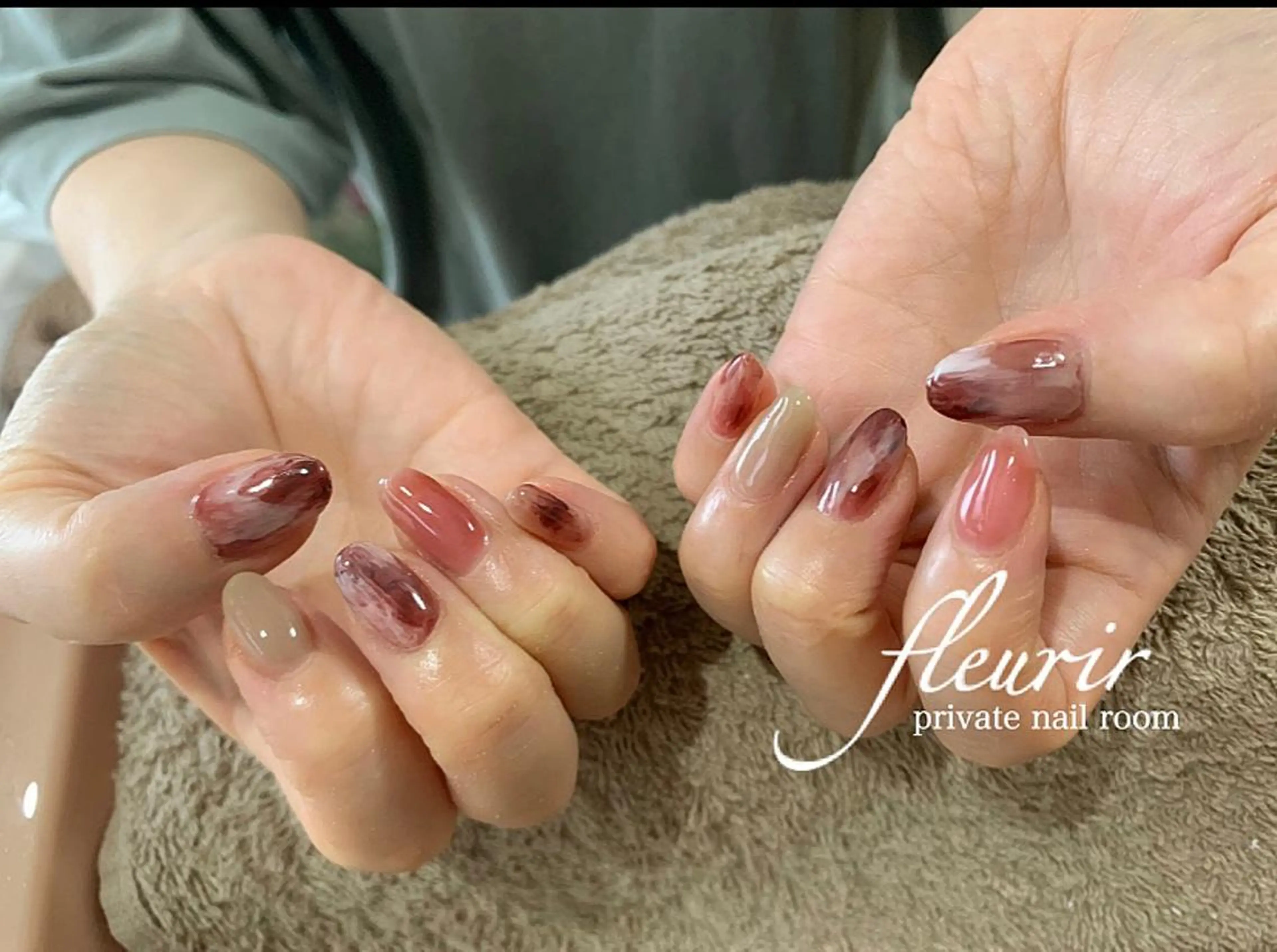 ネイル ニュアンスネイル フルリール 【プライベートサロンのネイルデザイン