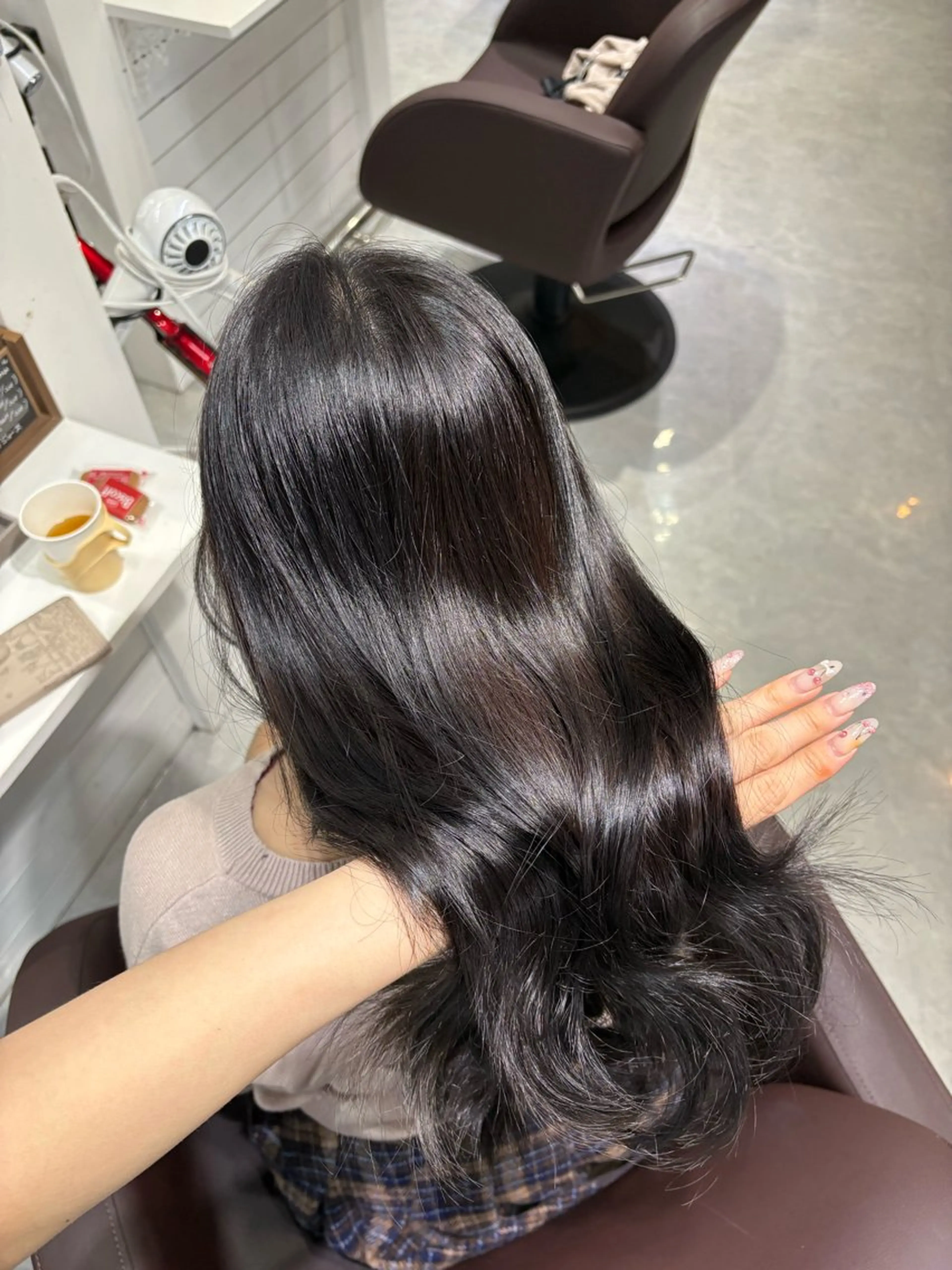 セミロング 髪質改善 ヘアカラー トリートメント Aura 髪質改善＆韓国レイヤー所属・あい❤︎ /髪質改善/韓国巻きのヘアスタイル