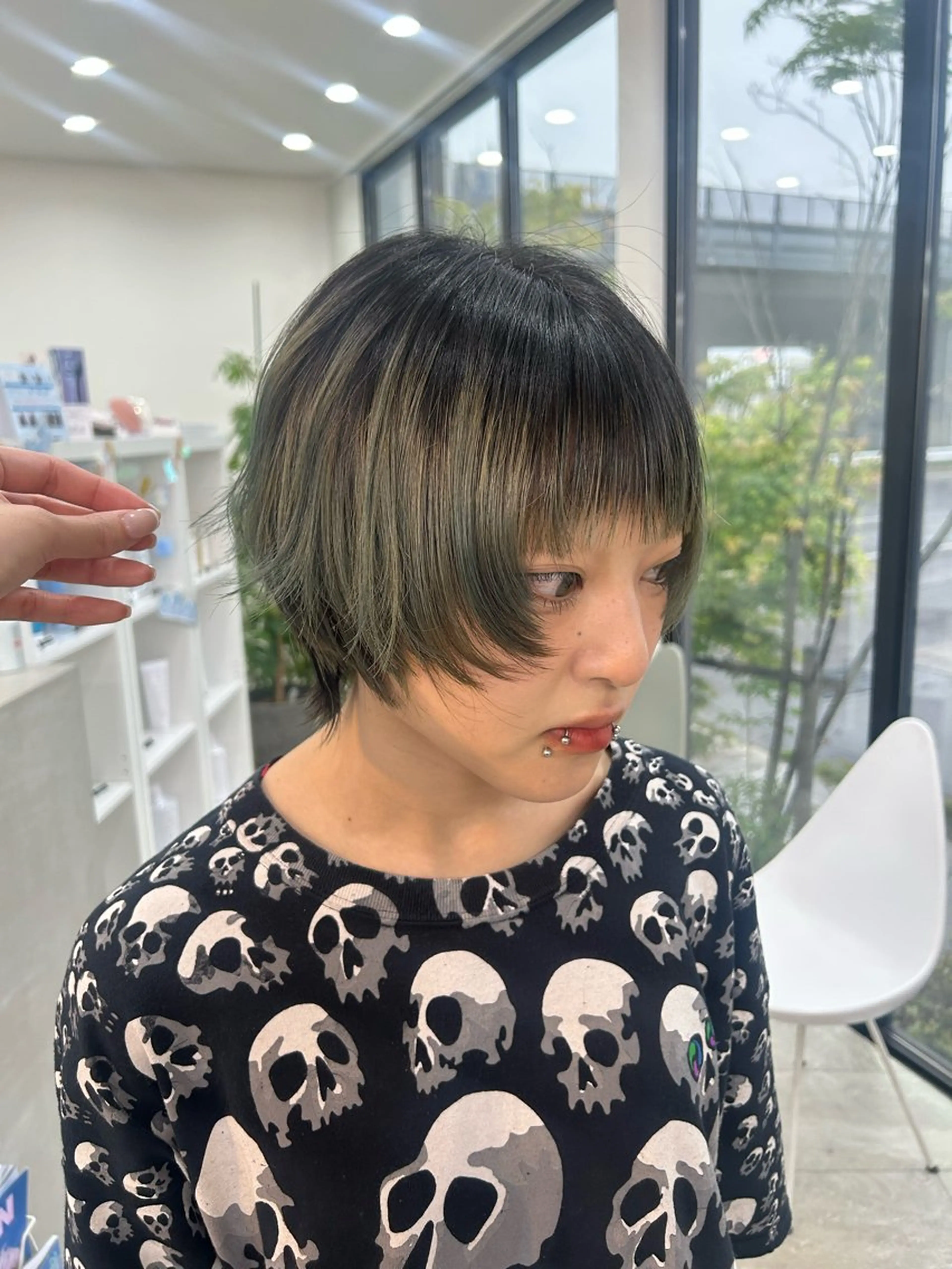 ショート 顔まわりレイヤー レイヤーカット カット suehiro yunaのヘアスタイル