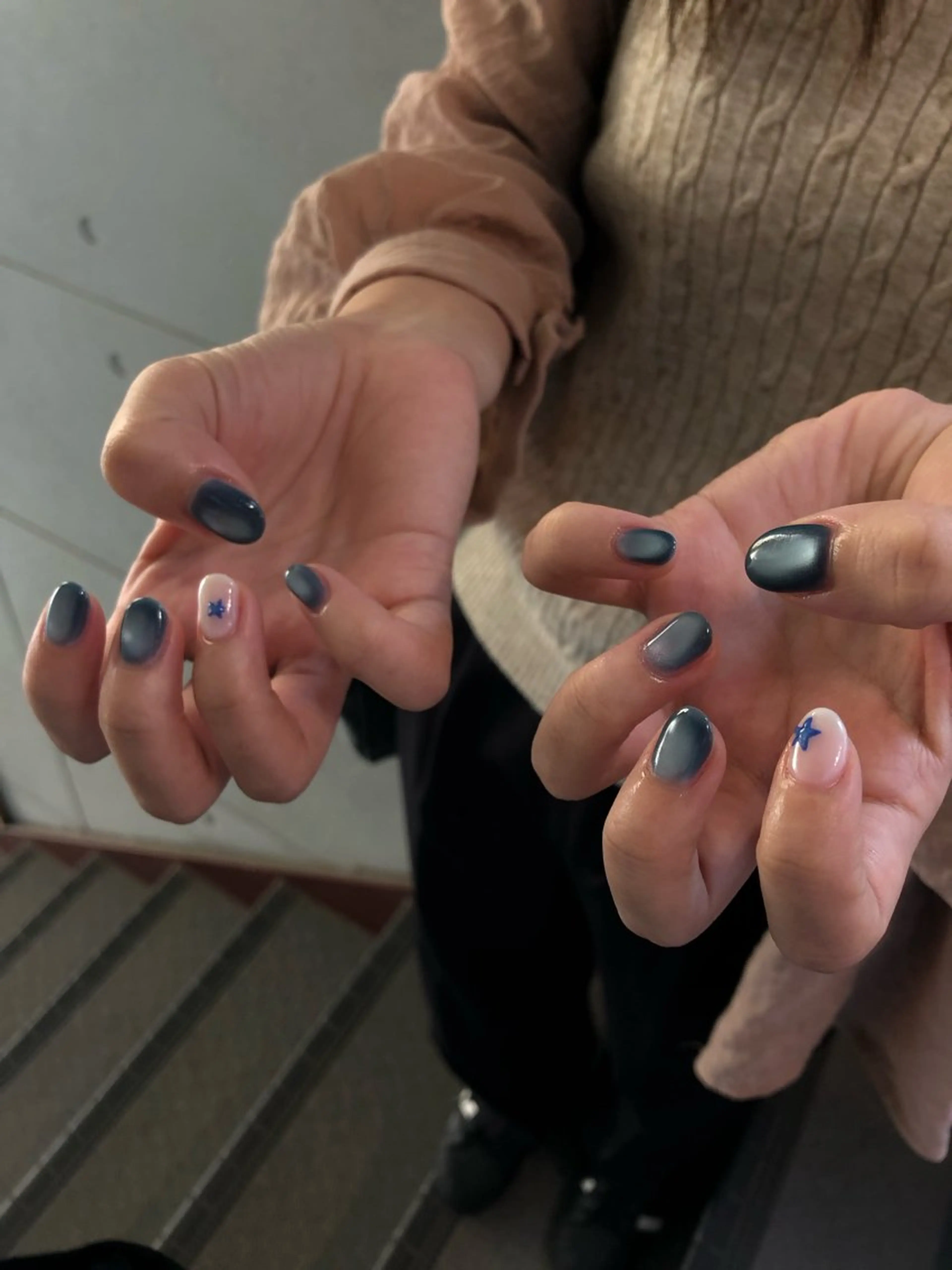 ネイル マグネットネイル ハンドネイル Lia ⠀のネイルデザイン