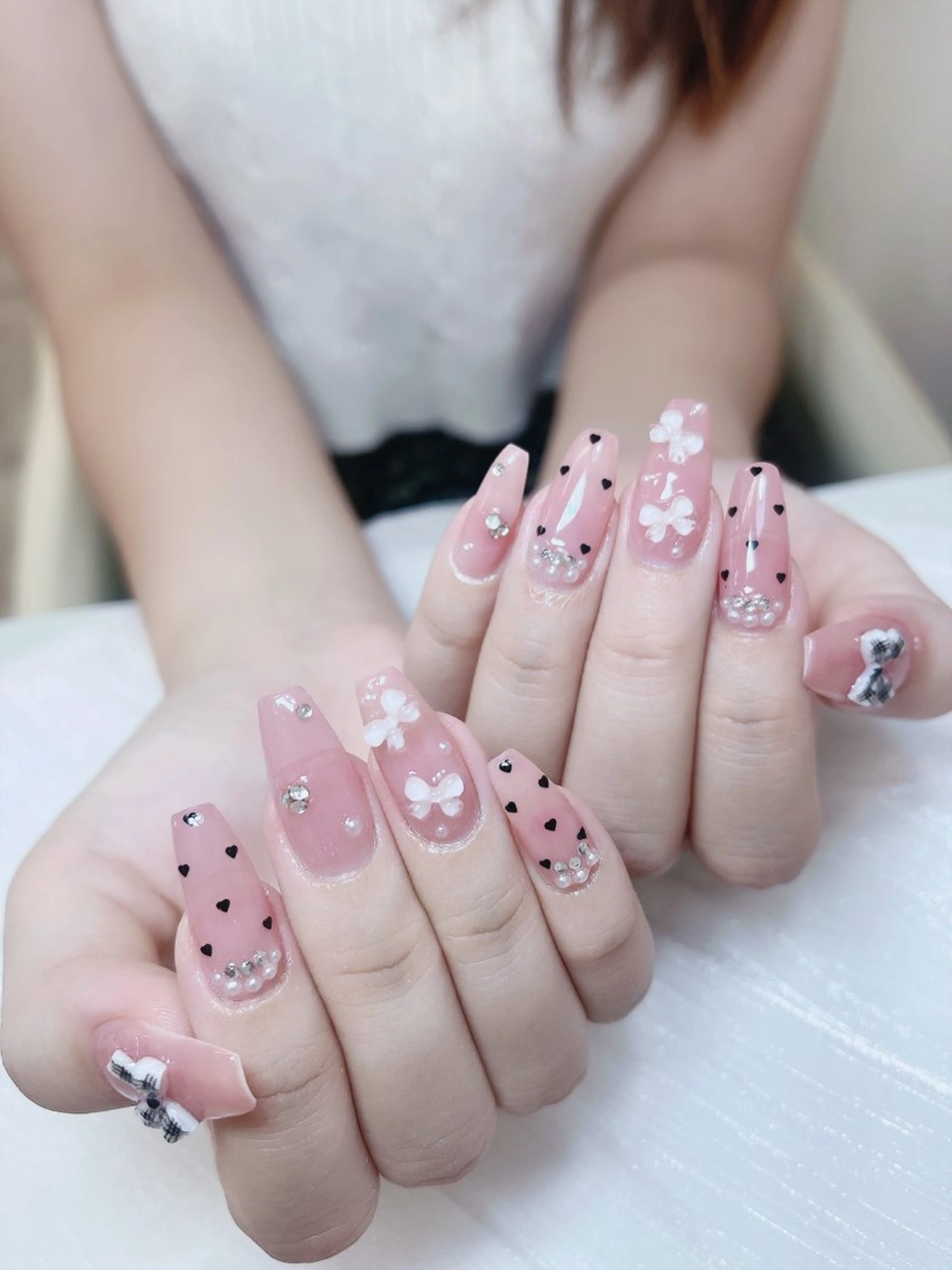 ネイル チークネイル フレンチネイル グラデーション キラキラネイル 韓国ネイル ハンドネイル DUO   MI nail salonのネイルデザイン
