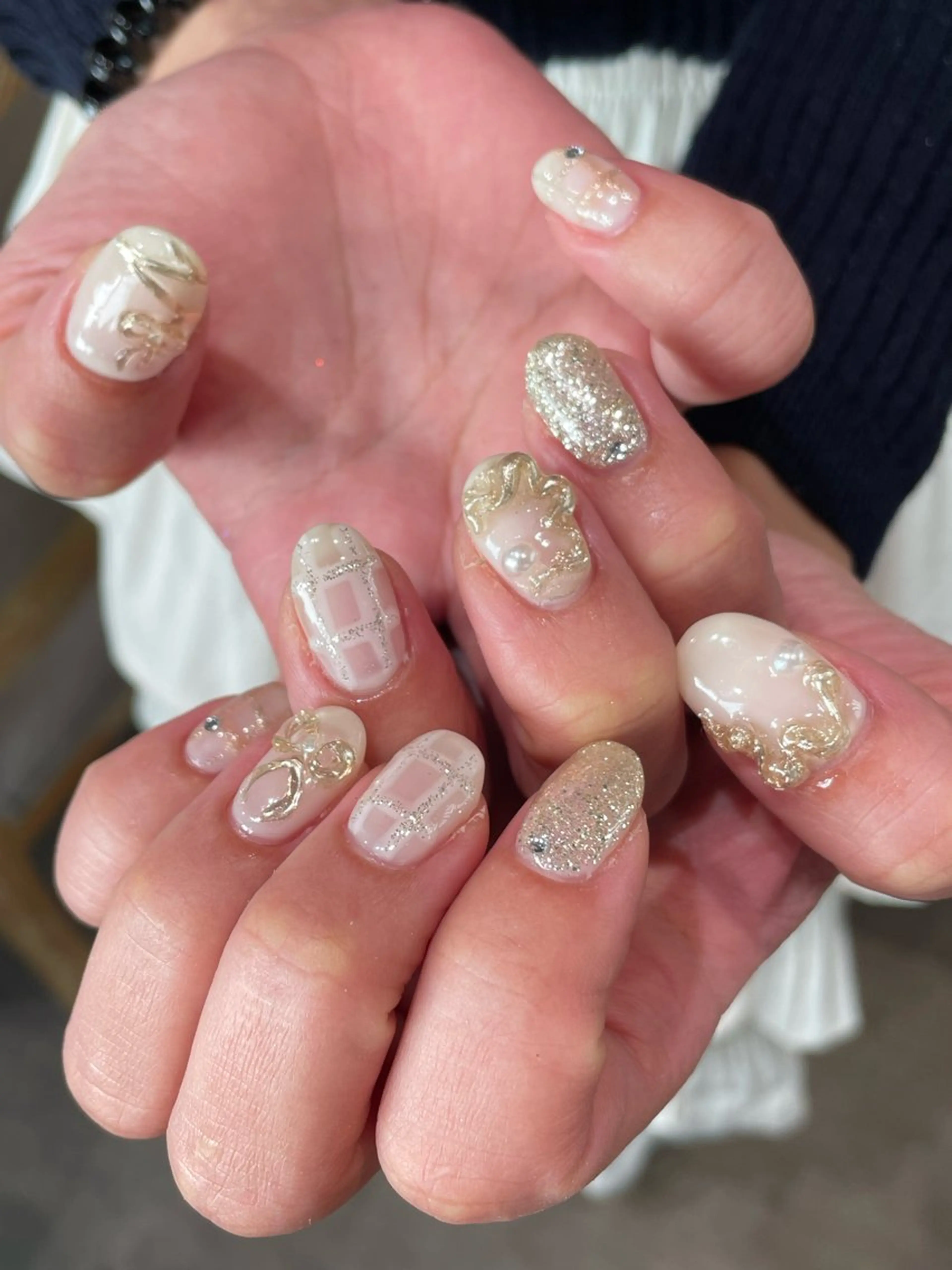 ネイル ゴールド ハンドネイル ナチュラル透明感🌱 小山美樹子のヘアスタイル