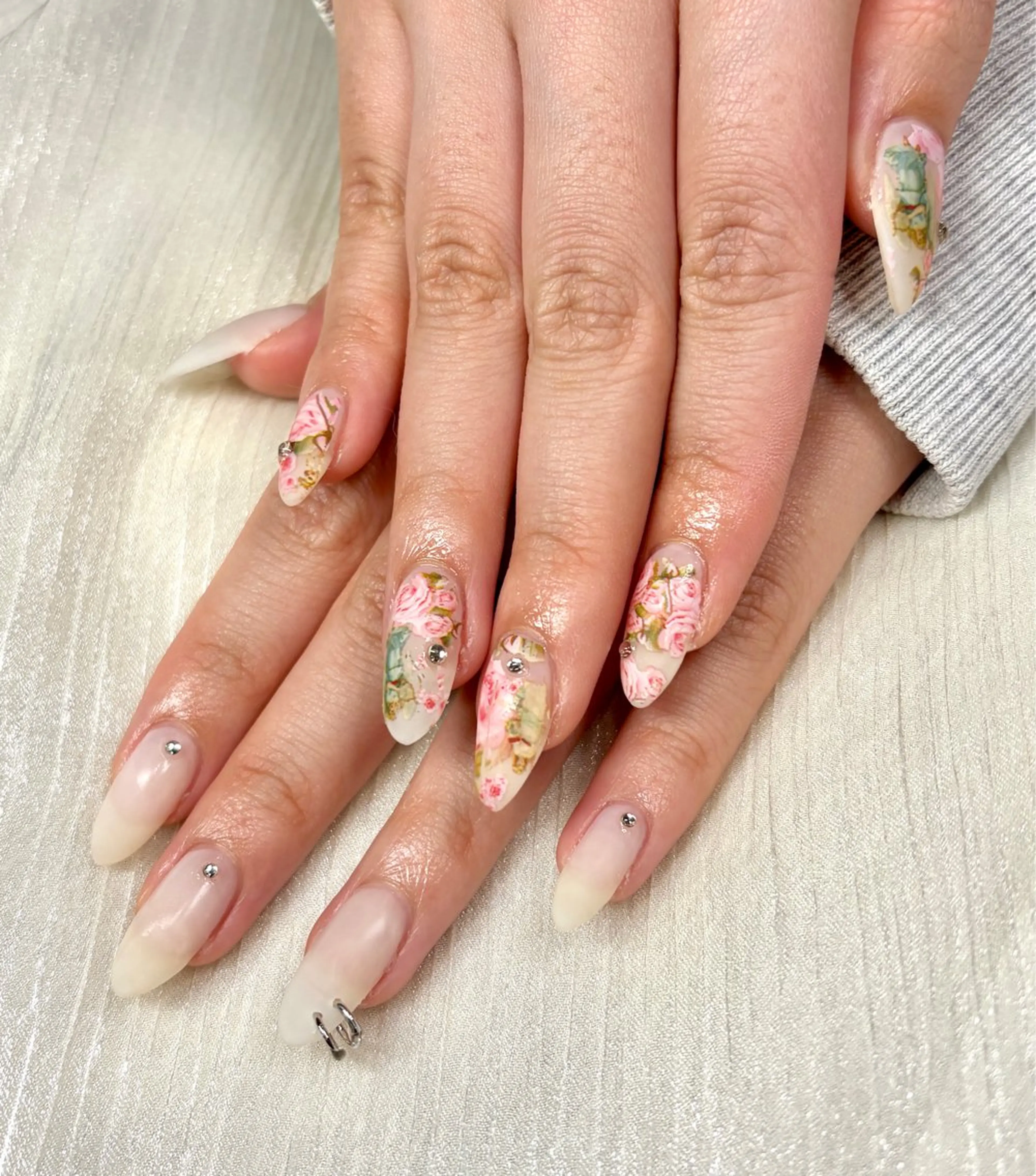 ネイル nailroom HARU.のネイルデザイン