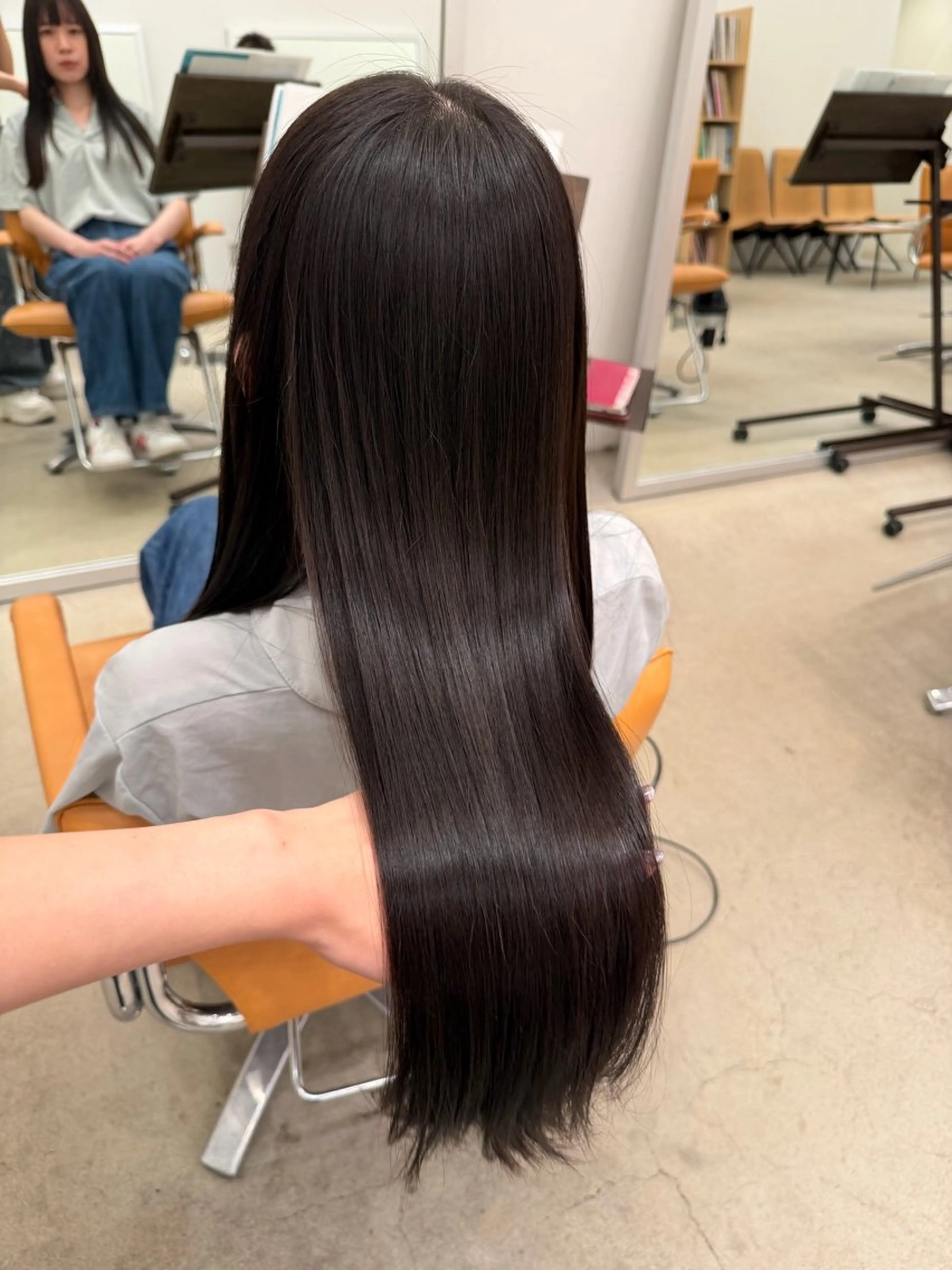 ロング パーマ 縮毛矯正 萩原 紗妃のヘアスタイル